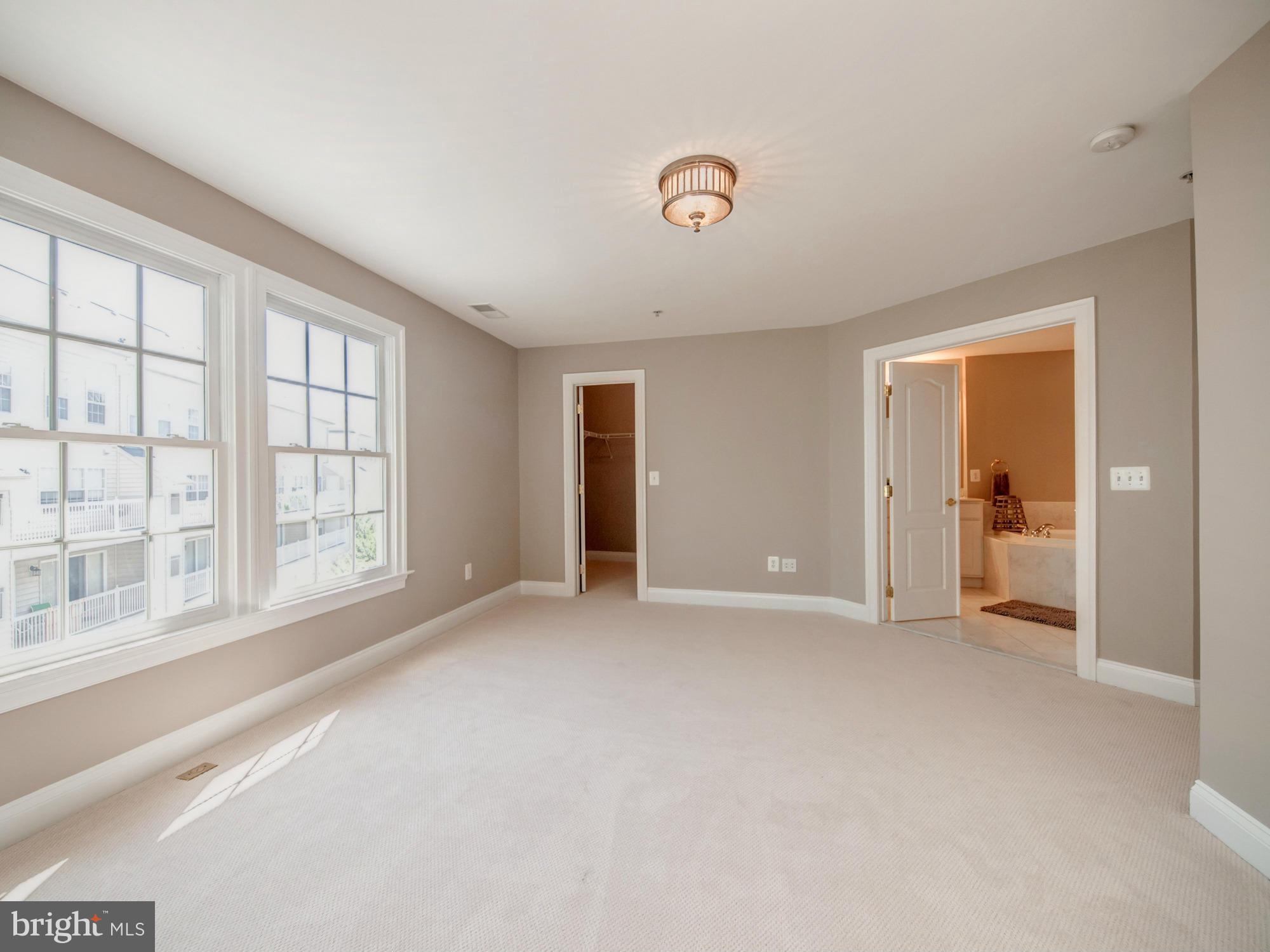 CAMERON STATION - Residential