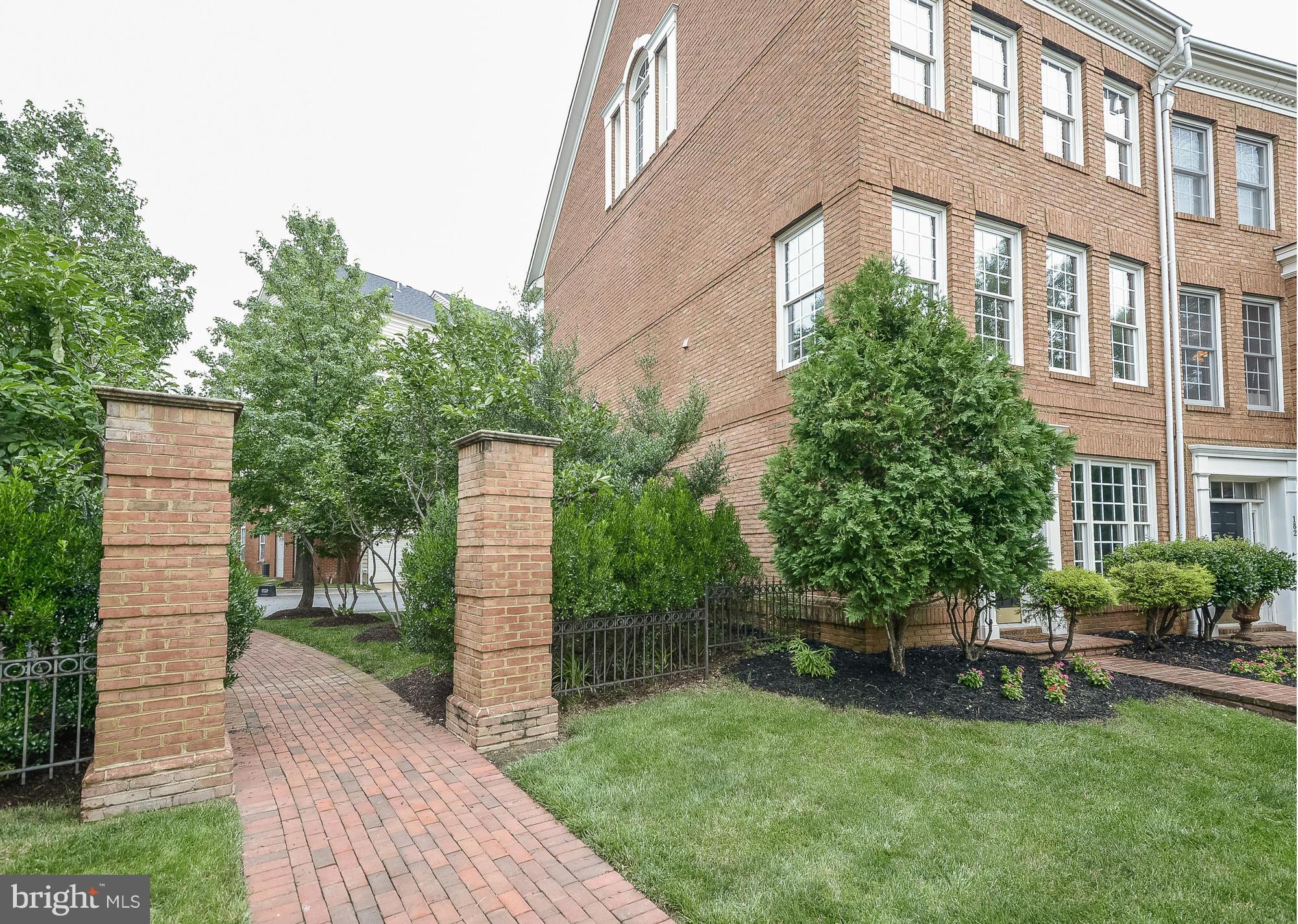 CAMERON STATION - Residential