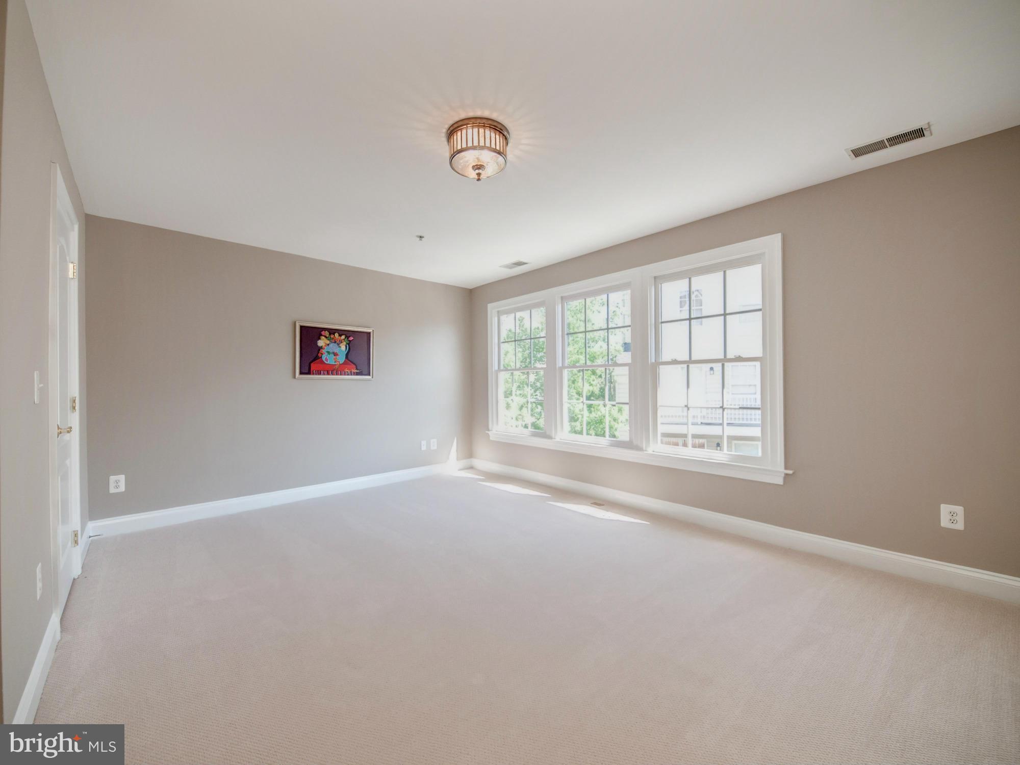 CAMERON STATION - Residential