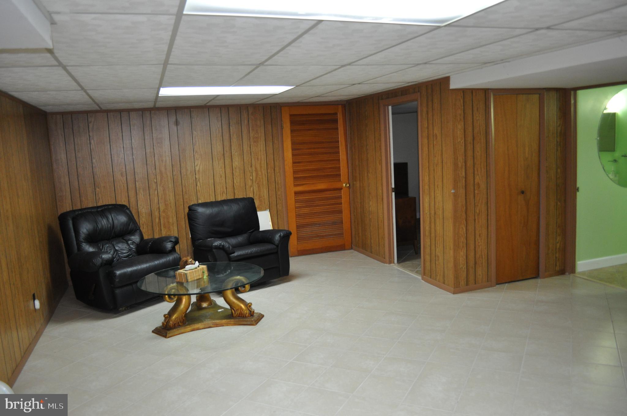 REGENCY ESTATES - Residential Lease