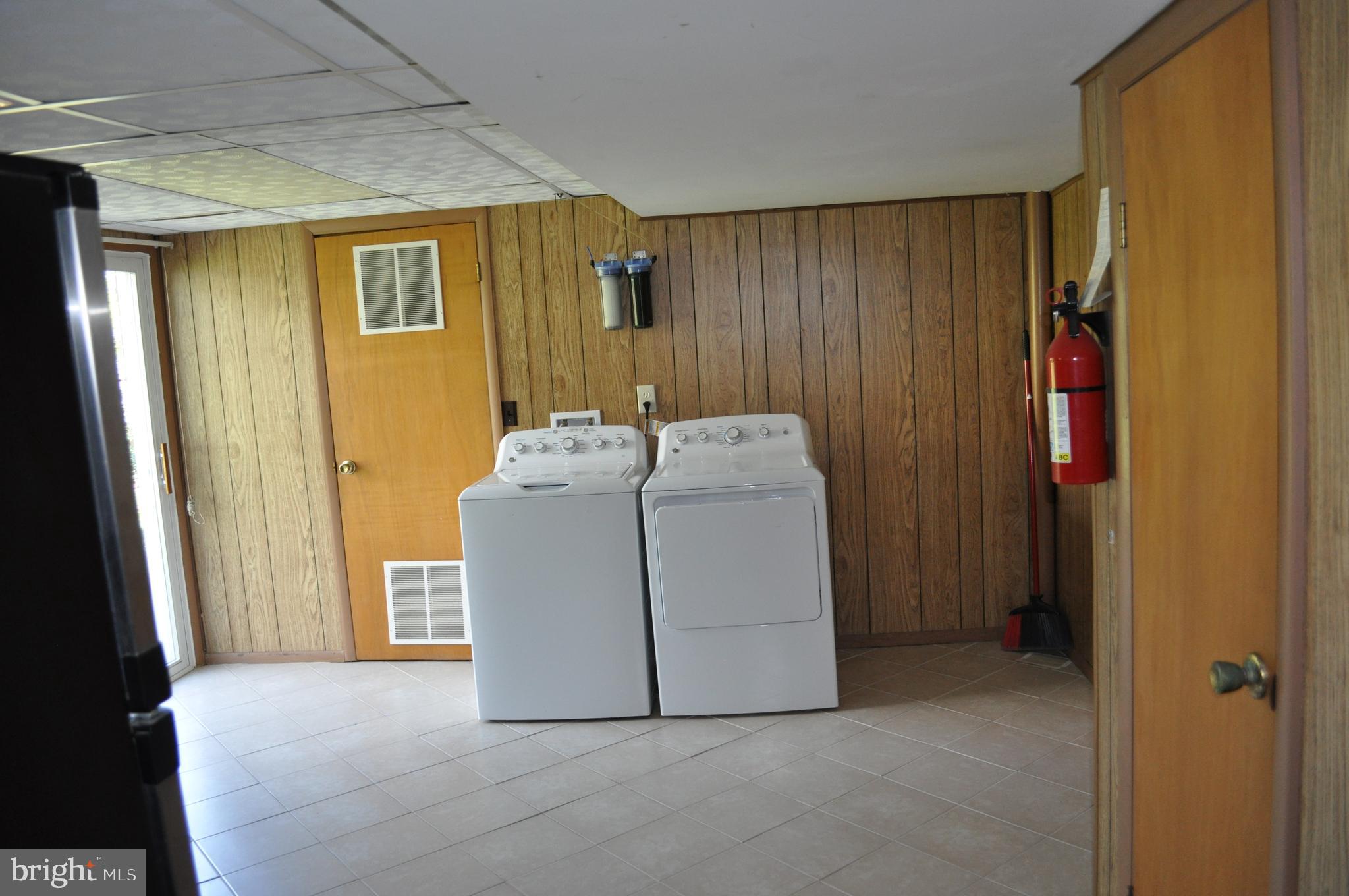 REGENCY ESTATES - Residential Lease