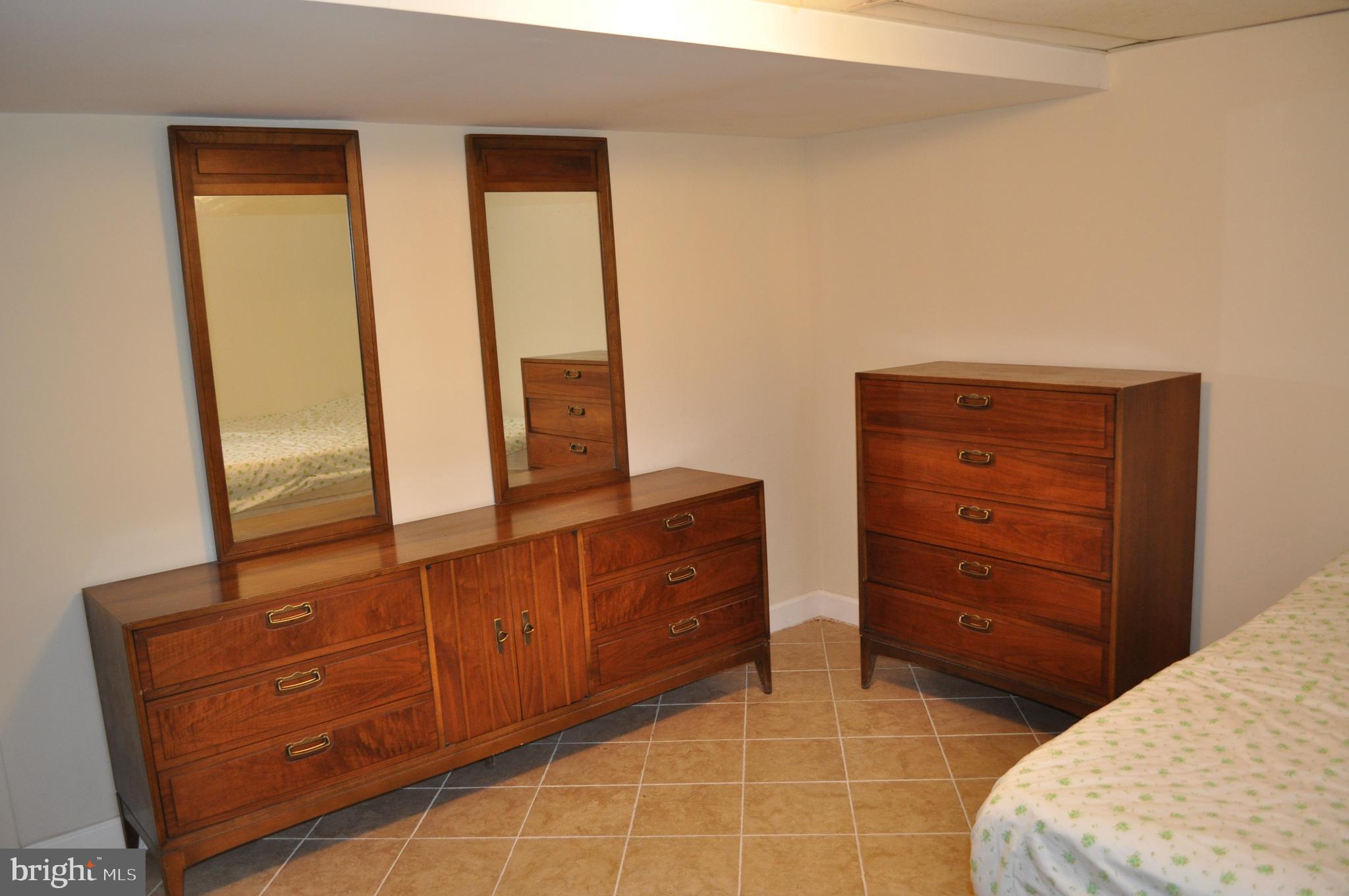 REGENCY ESTATES - Residential Lease