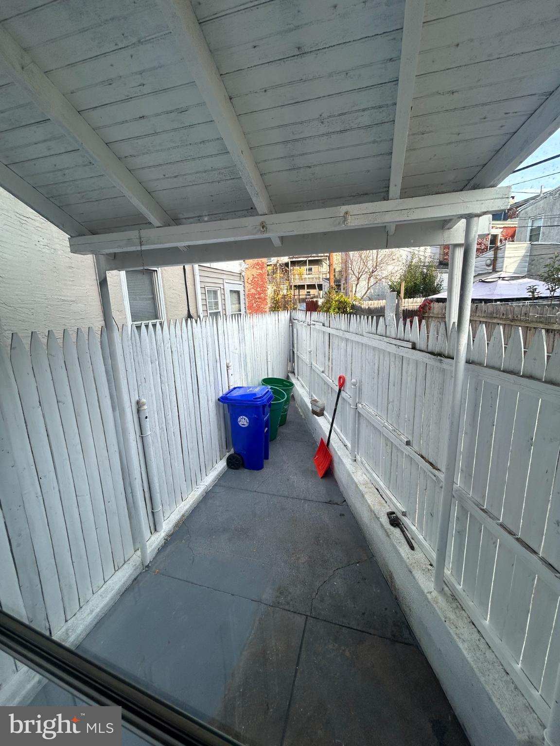 ROSEWOOD GLEN - Residential Lease