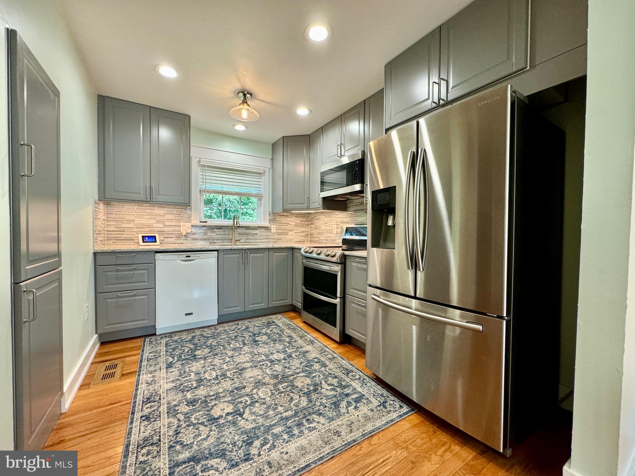 DALE CITY - Residential Lease