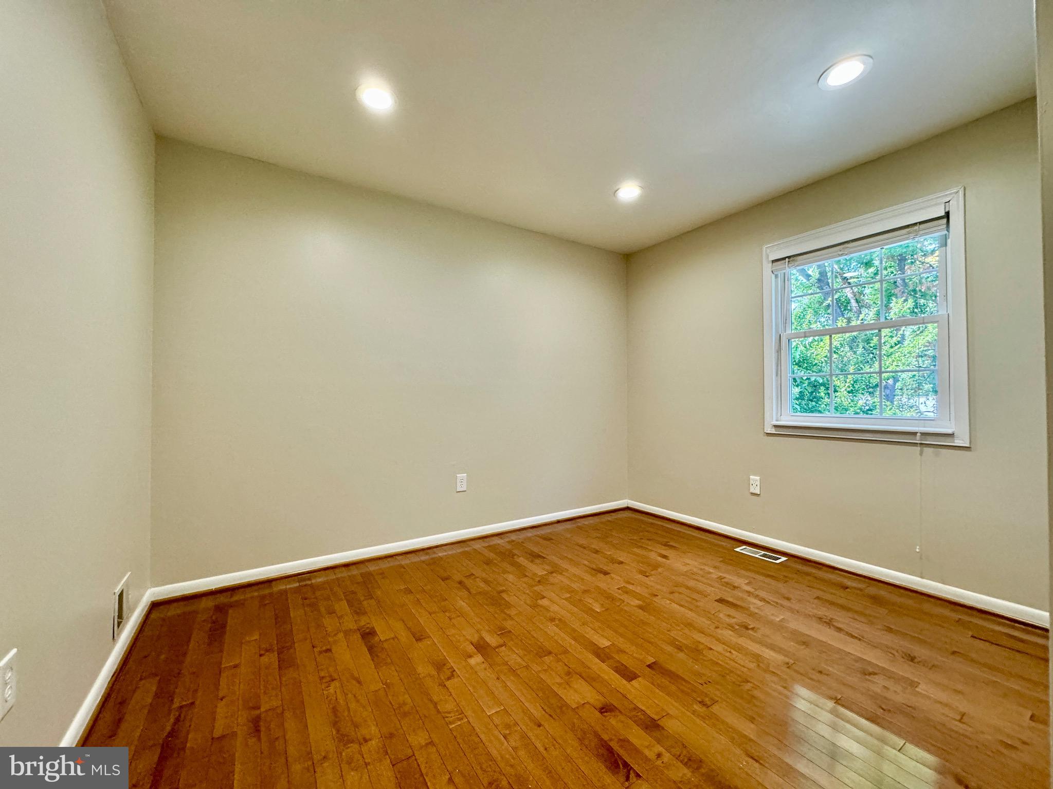 DALE CITY - Residential Lease