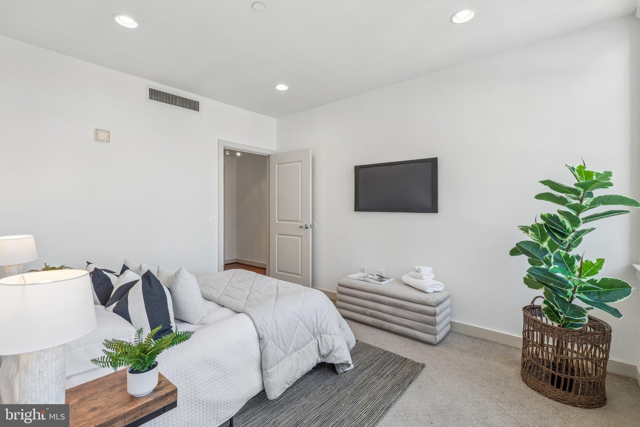 111 S 15TH STREET 2204