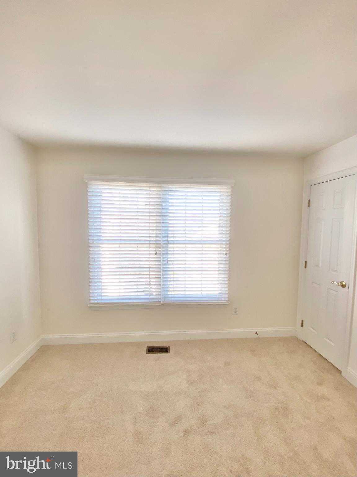 PALISADES PARK - Residential Lease