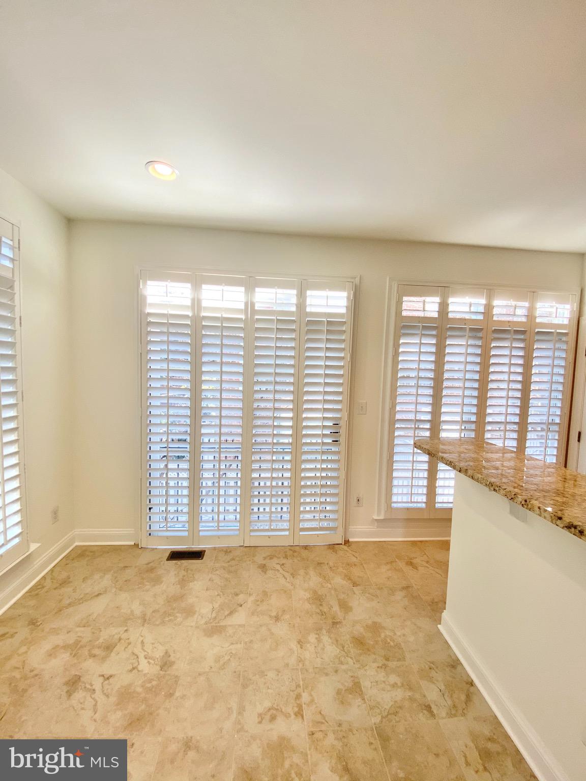 PALISADES PARK - Residential Lease