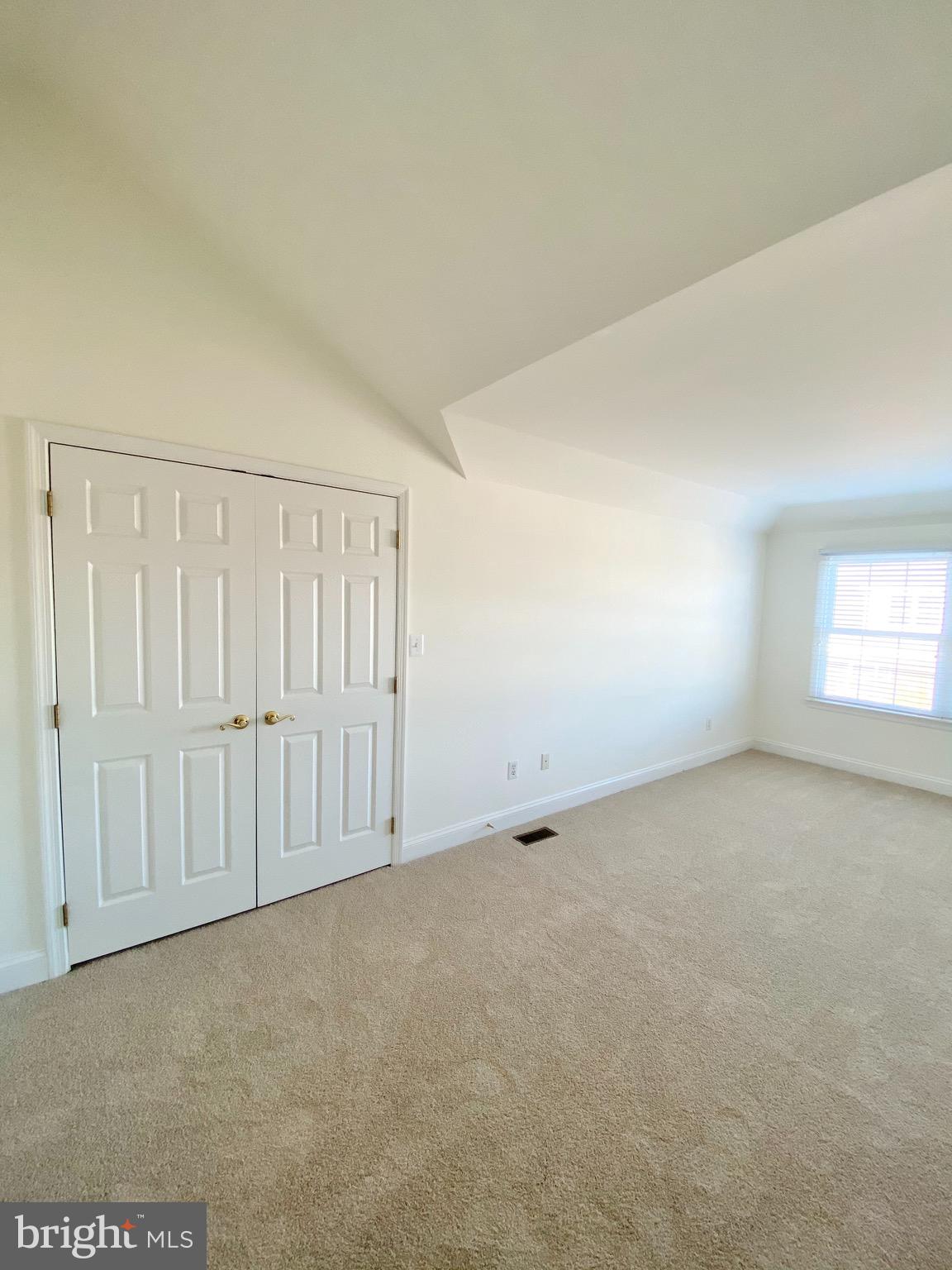 PALISADES PARK - Residential Lease