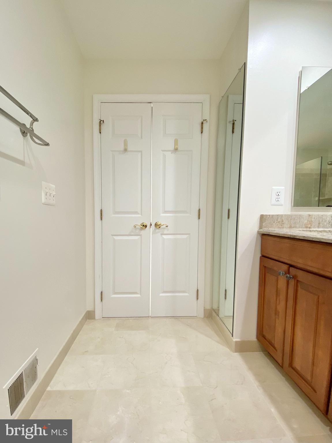 PALISADES PARK - Residential Lease