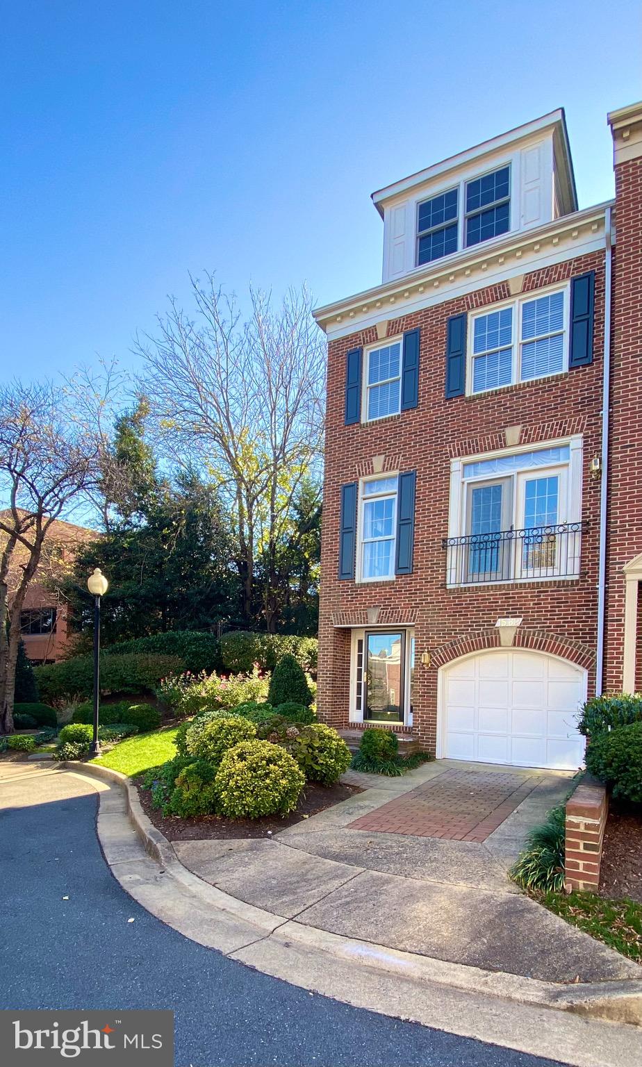 PALISADES PARK - Residential Lease