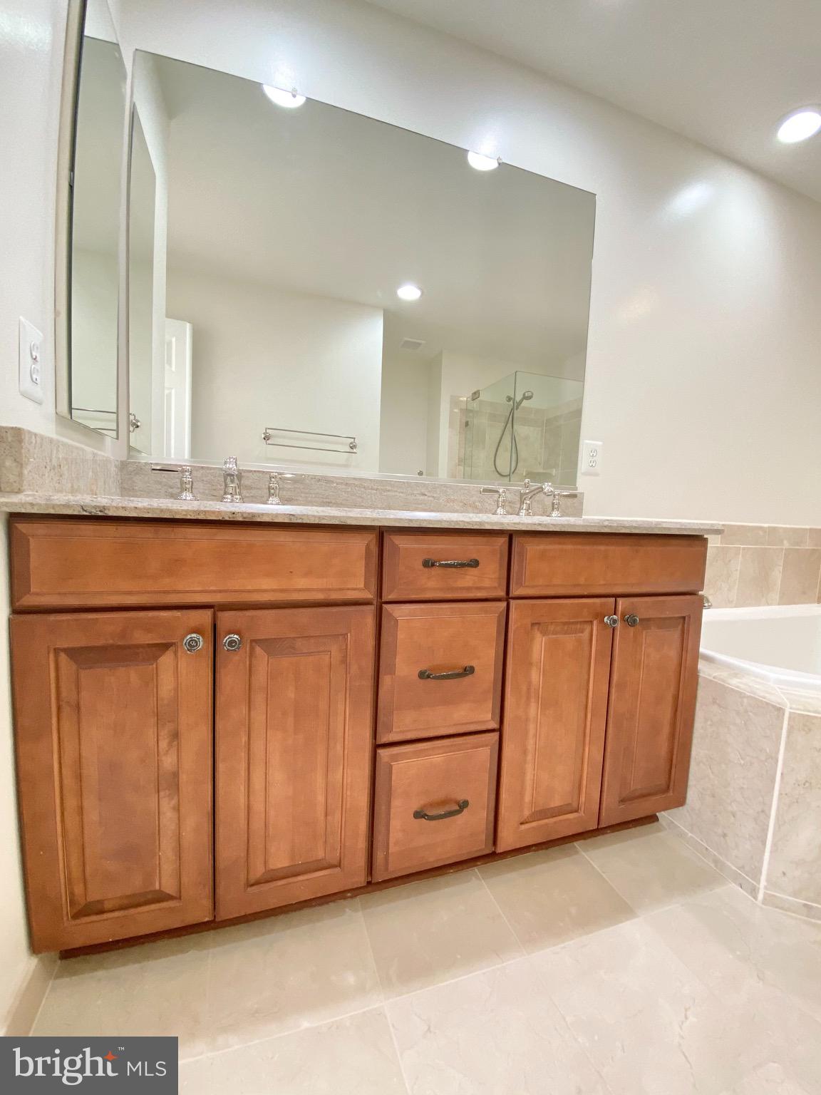 PALISADES PARK - Residential Lease