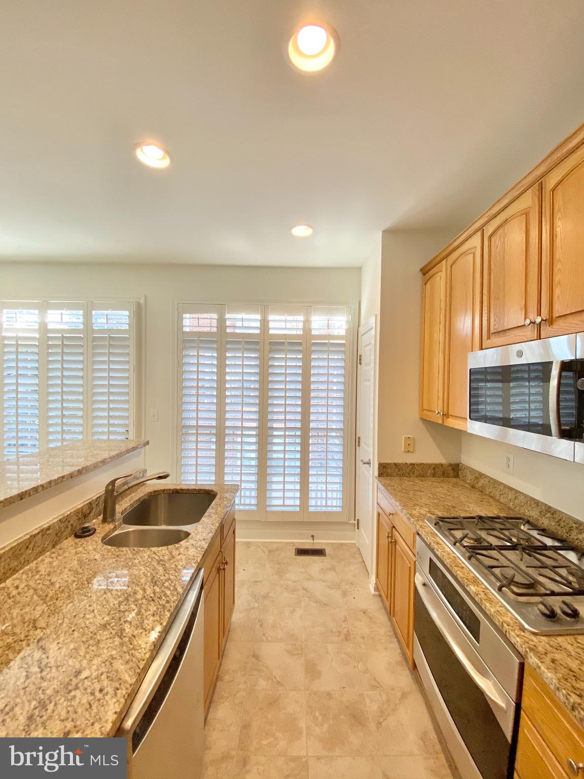 PALISADES PARK - Residential Lease