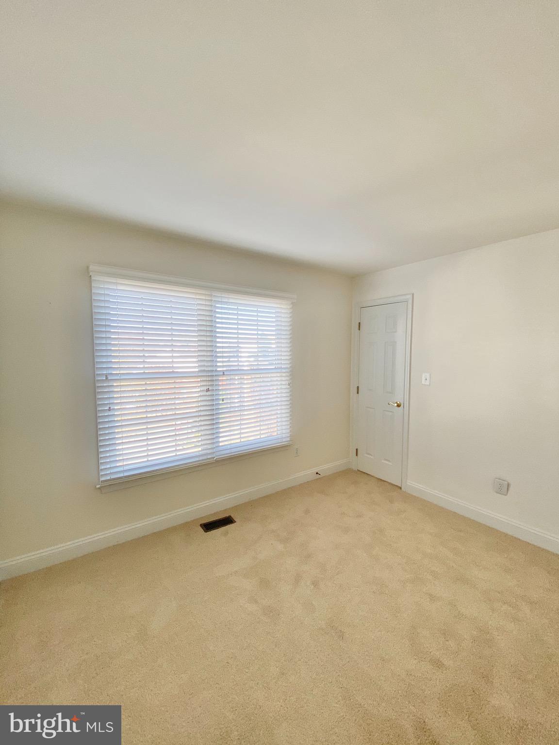 PALISADES PARK - Residential Lease