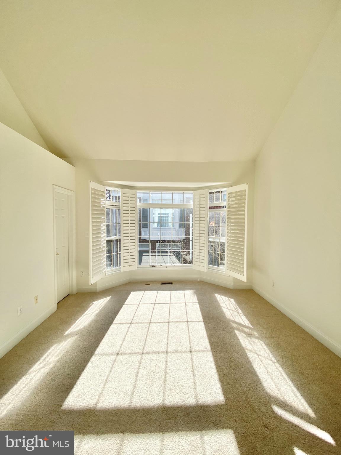 PALISADES PARK - Residential Lease