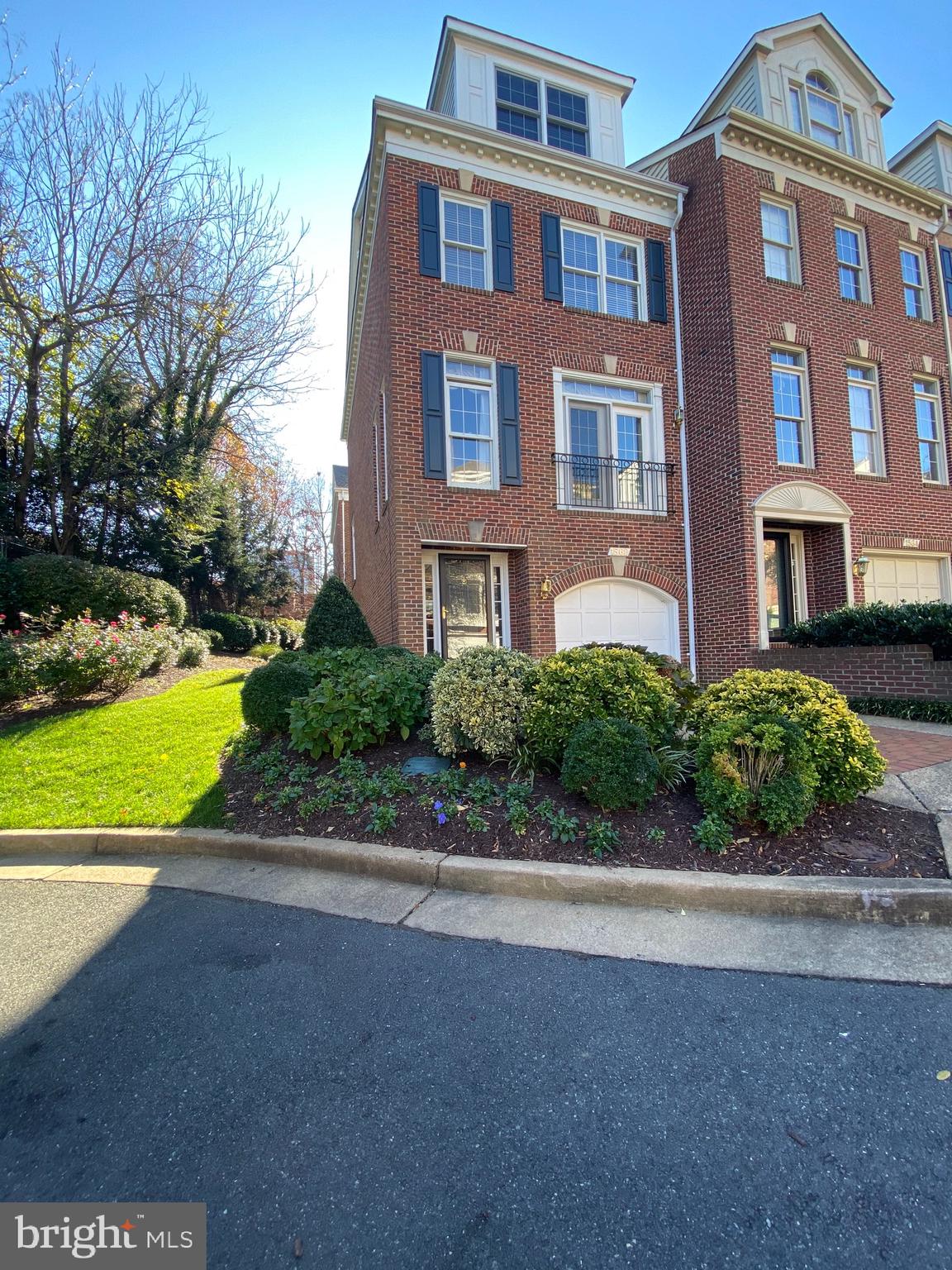 PALISADES PARK - Residential Lease