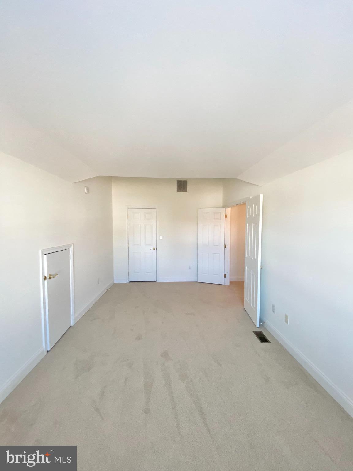 PALISADES PARK - Residential Lease