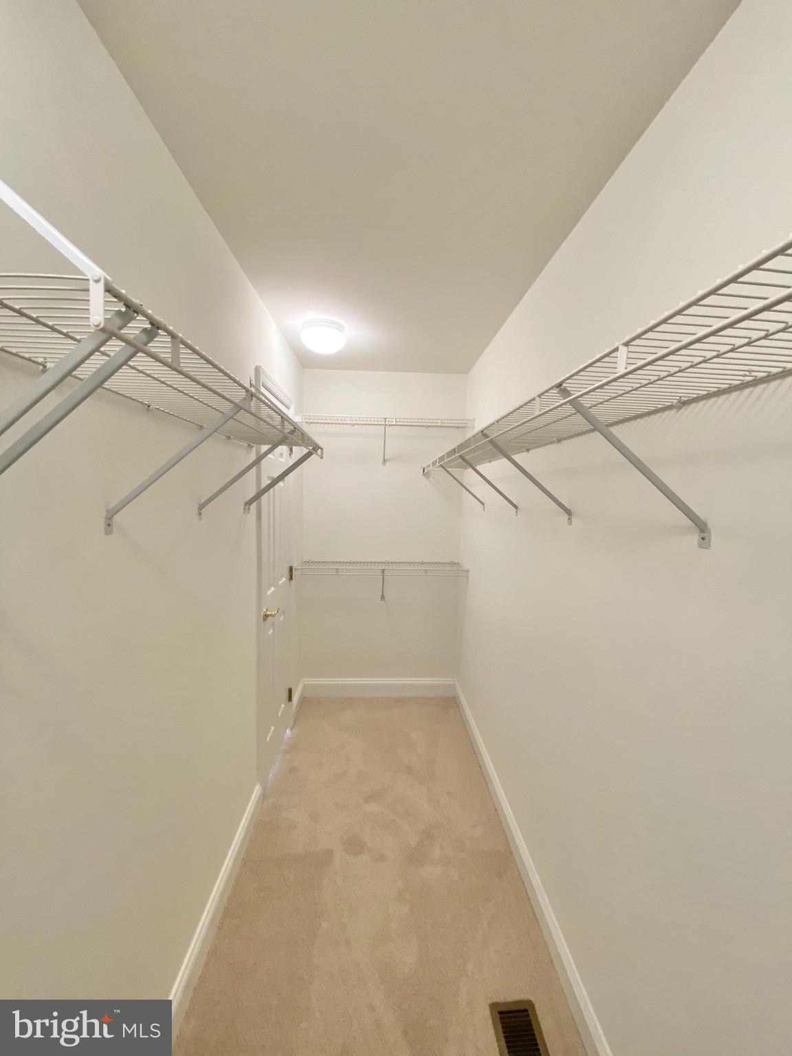 PALISADES PARK - Residential Lease