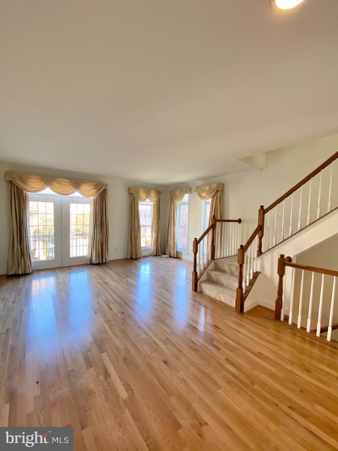 PALISADES PARK - Residential Lease