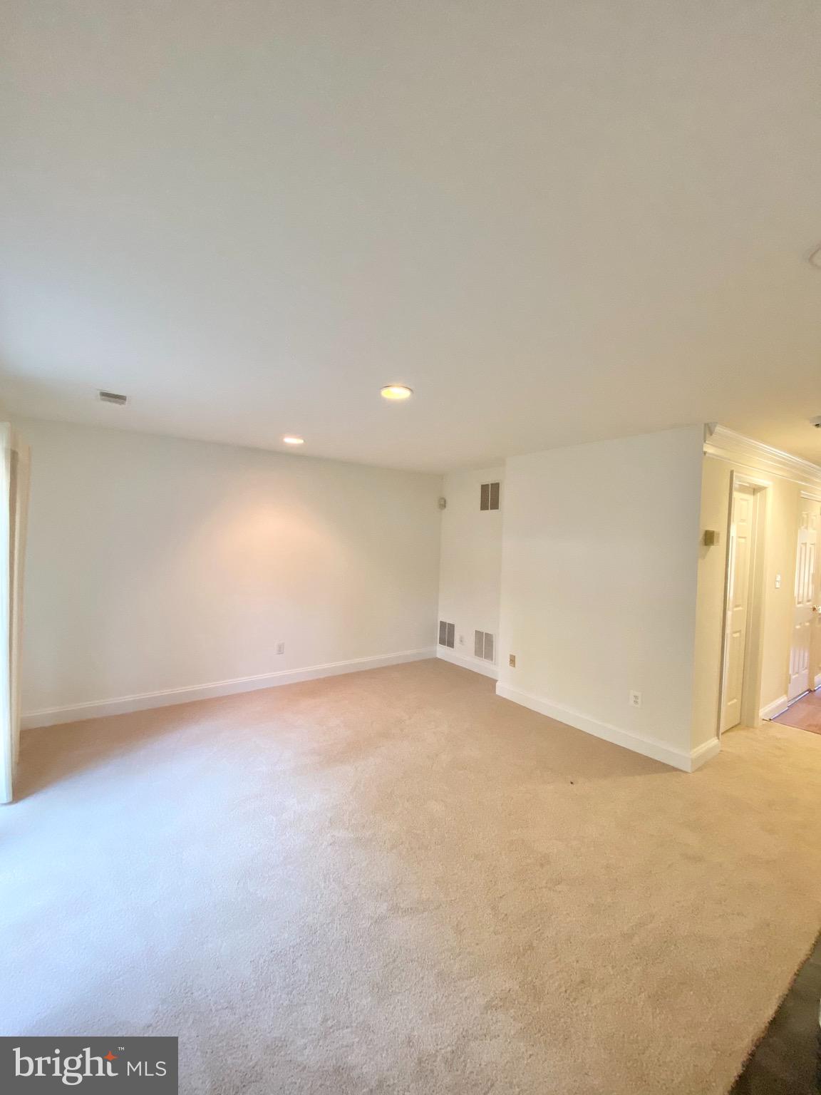 PALISADES PARK - Residential Lease