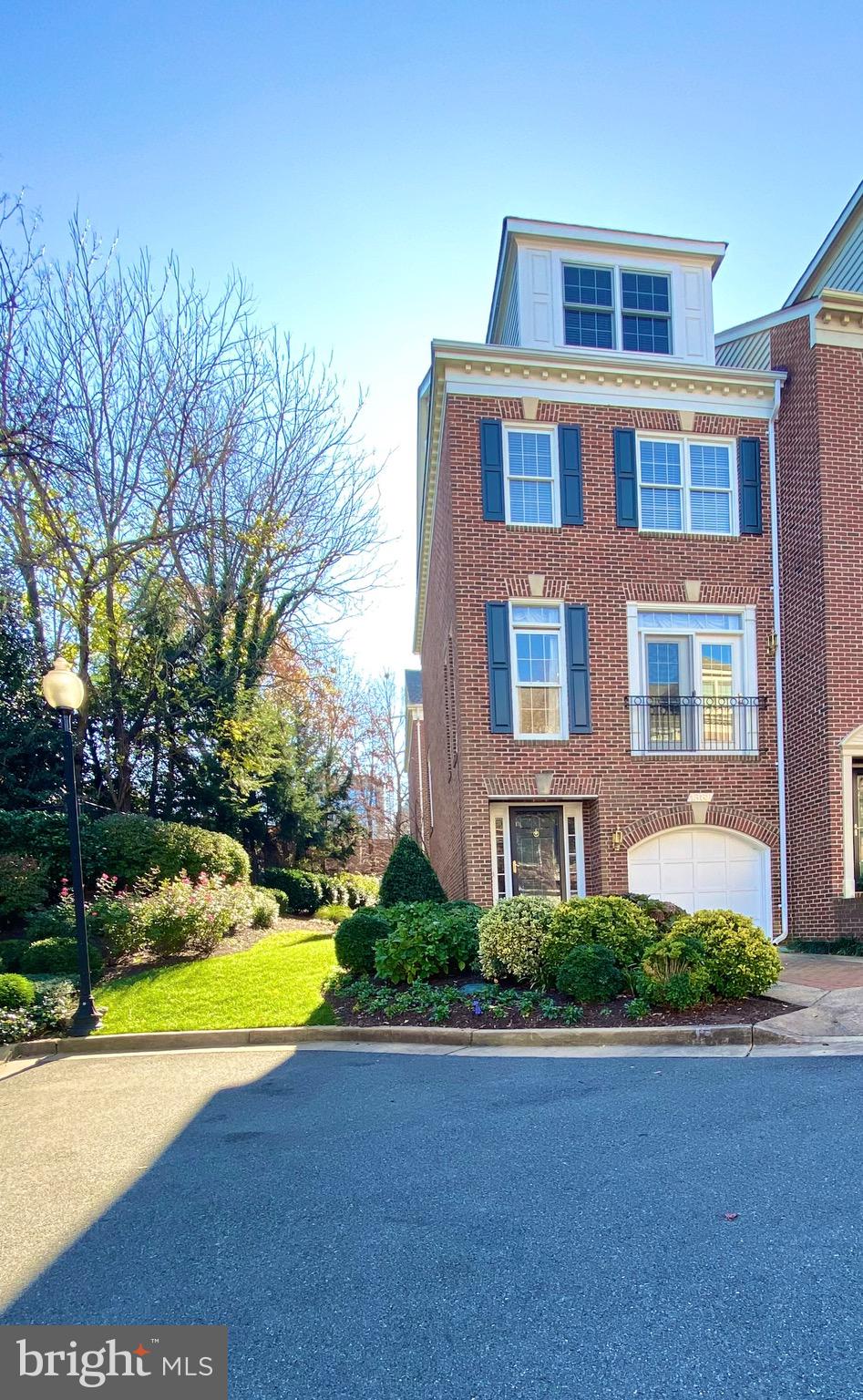 PALISADES PARK - Residential Lease