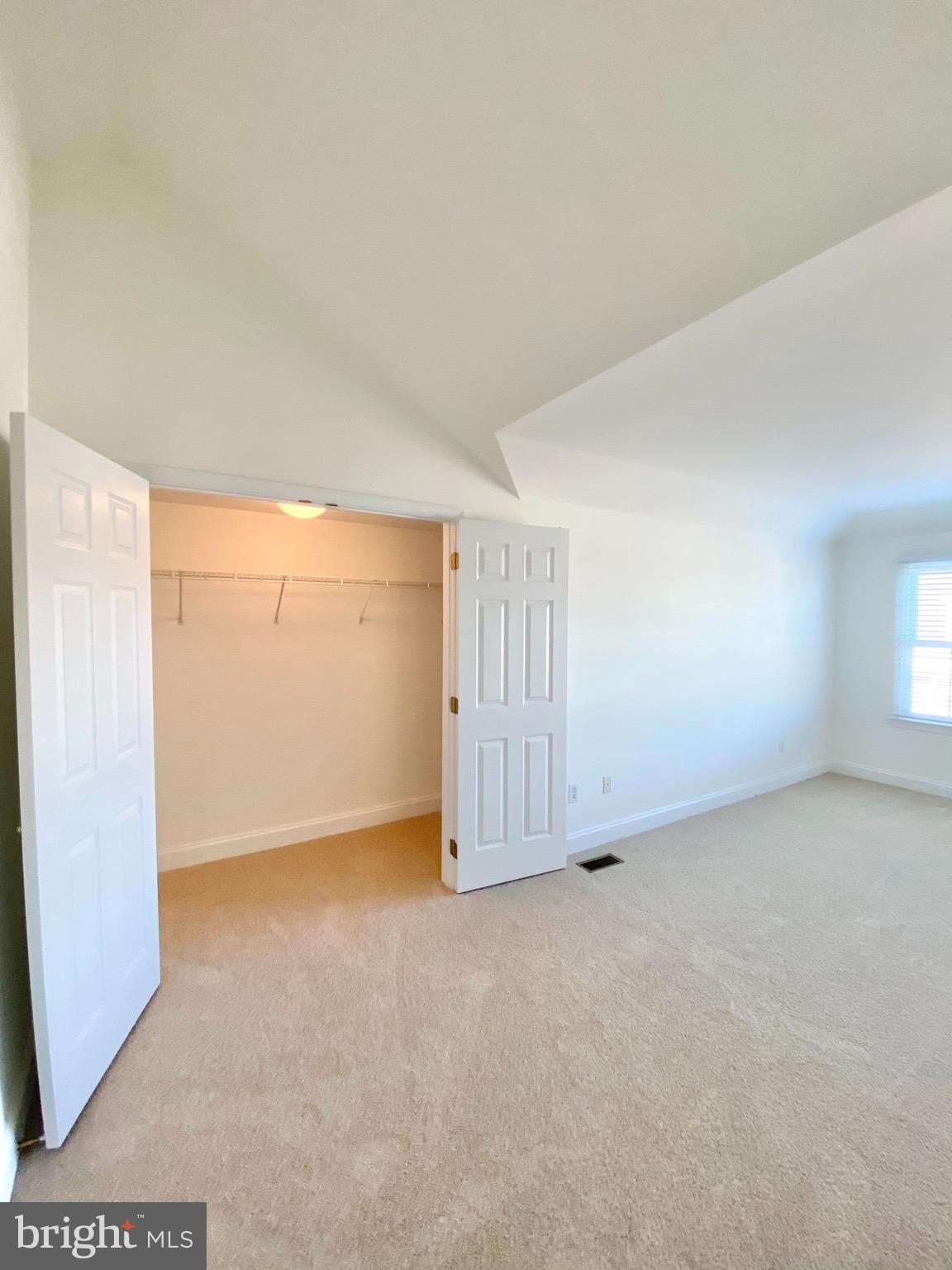 PALISADES PARK - Residential Lease