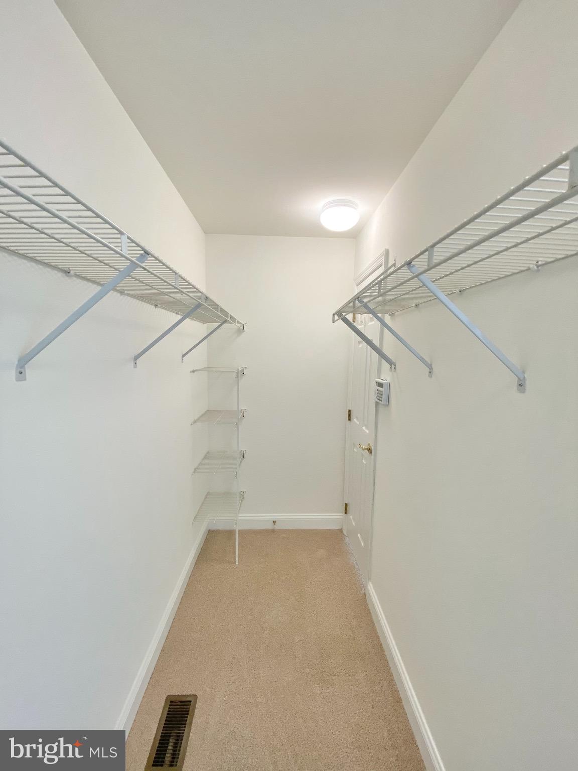 PALISADES PARK - Residential Lease