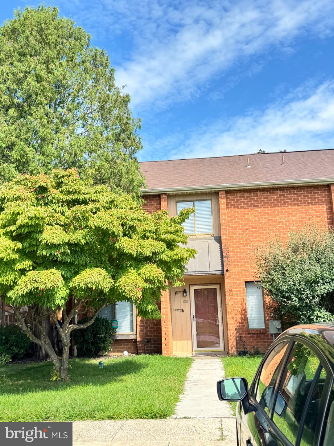 122 CAERNARVON COURT