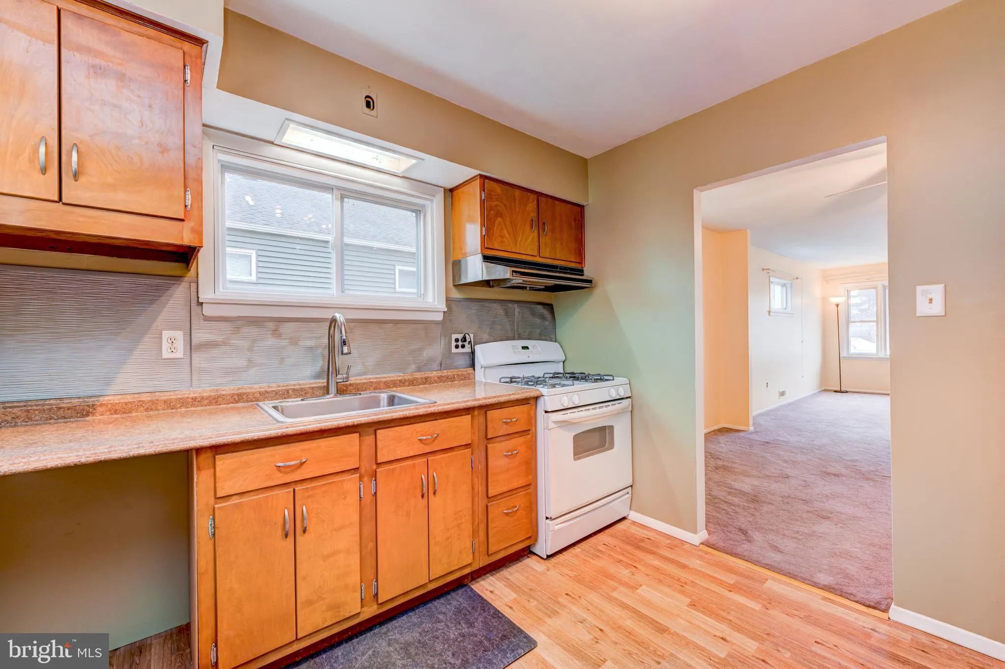 Roslyn, Pennsylvania 19001, United States, 3 Bedrooms Bedrooms, ,2 BathroomsBathrooms,Residential,Contingent,18552