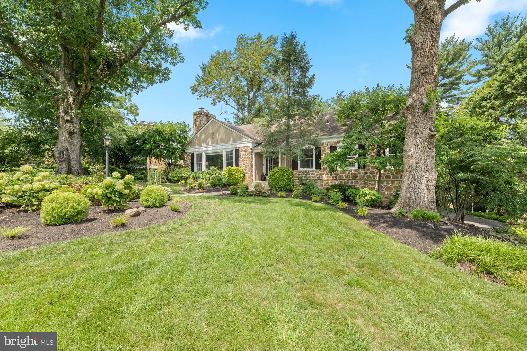 505 PARKVIEW DRIVE