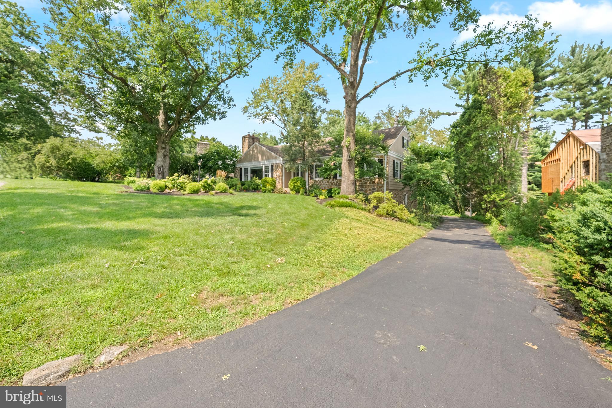 505 PARKVIEW DRIVE