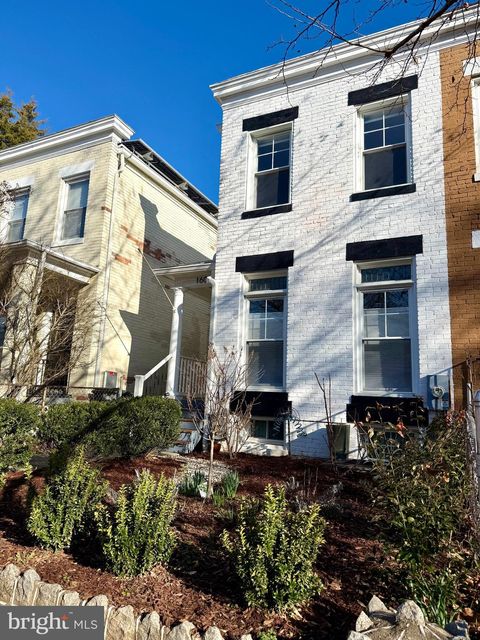 1604 D STREET SE WASHINGTON DC 20003