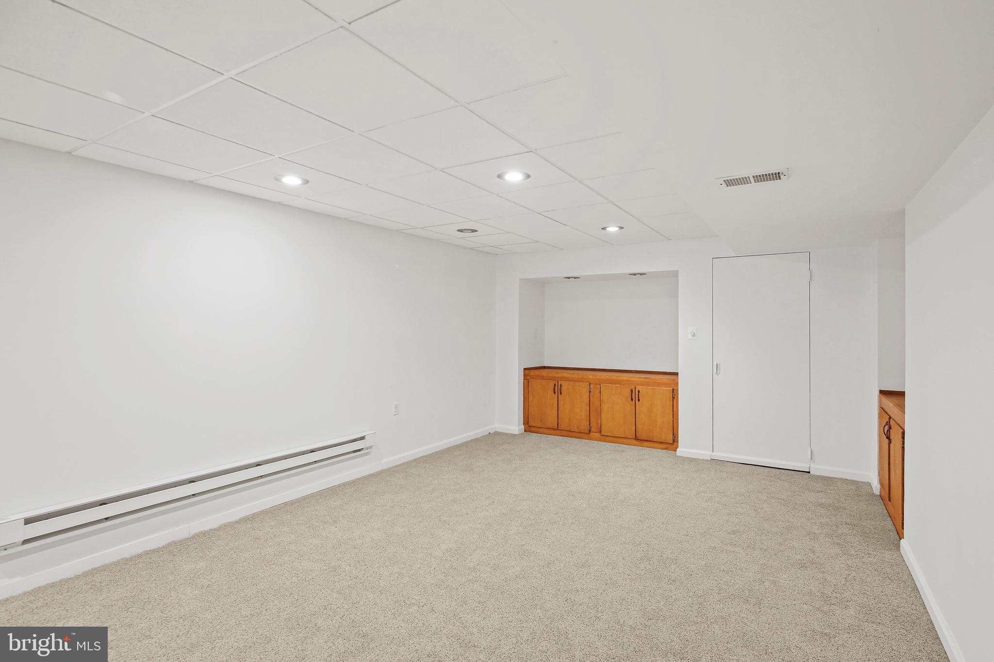 TURF VALLEY OVERLOOK - Residential Lease