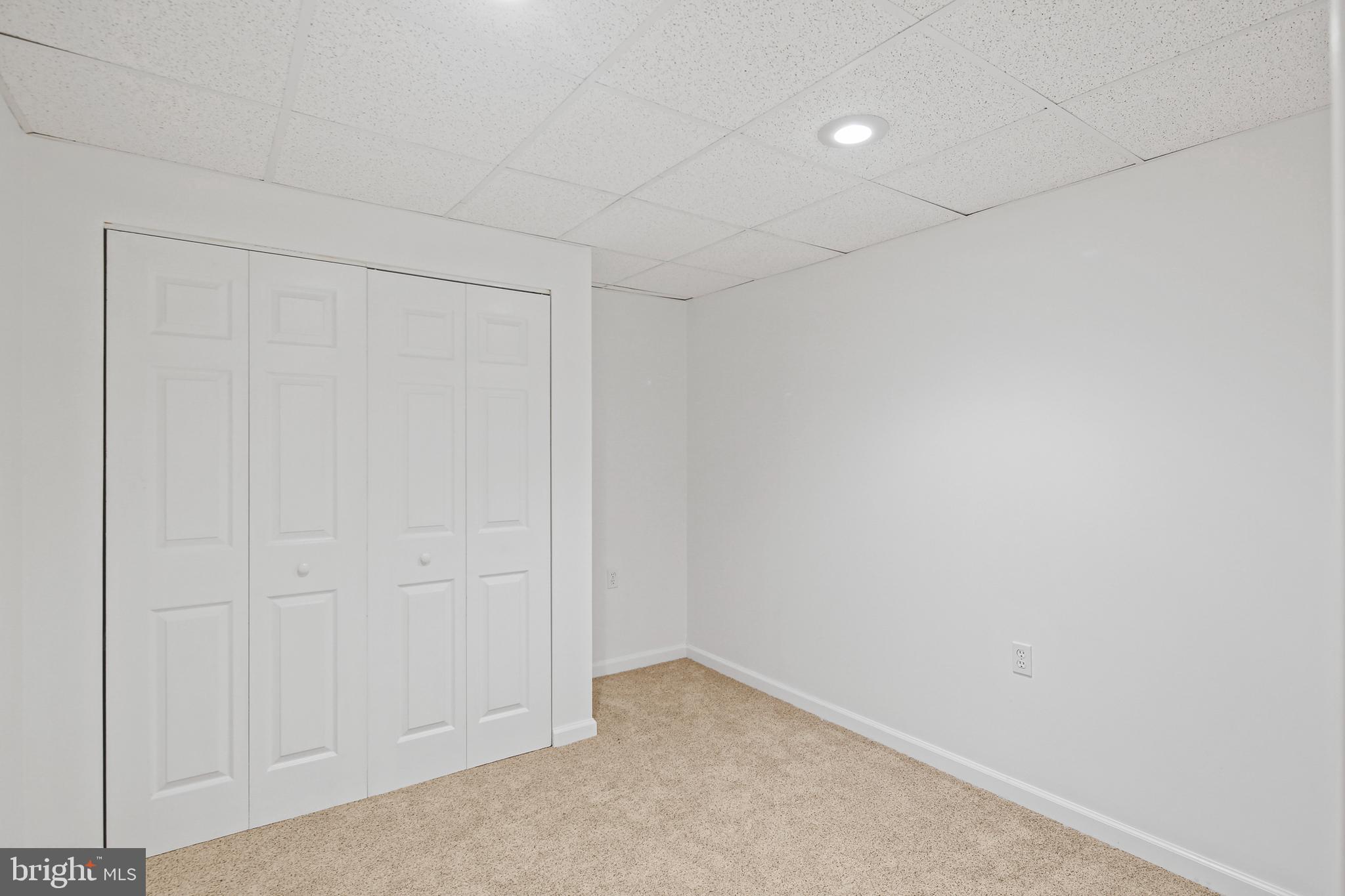 TURF VALLEY OVERLOOK - Residential Lease