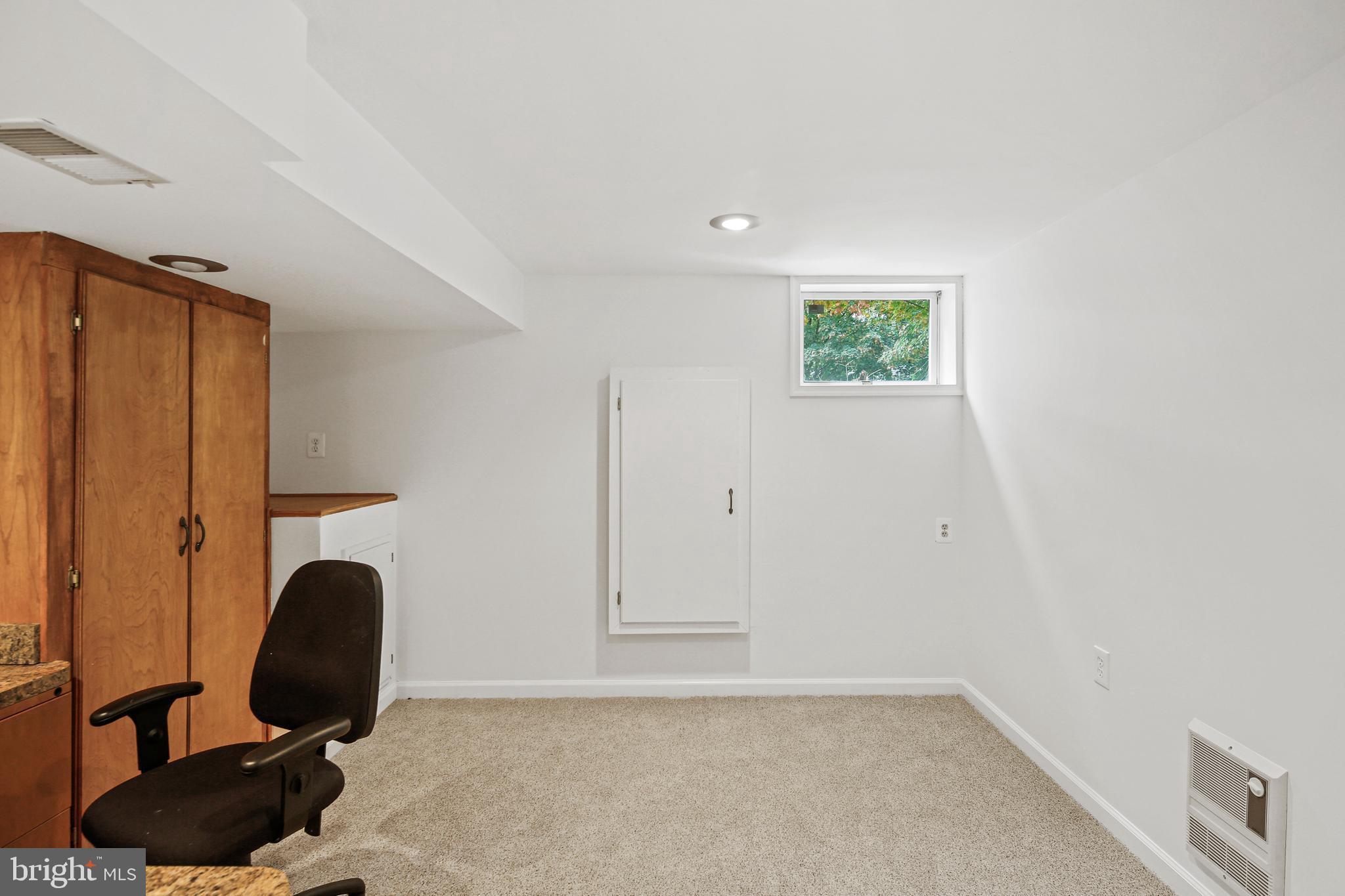 TURF VALLEY OVERLOOK - Residential Lease