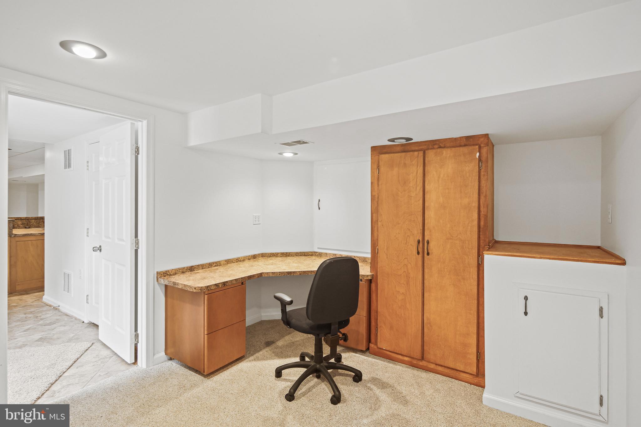 TURF VALLEY OVERLOOK - Residential Lease