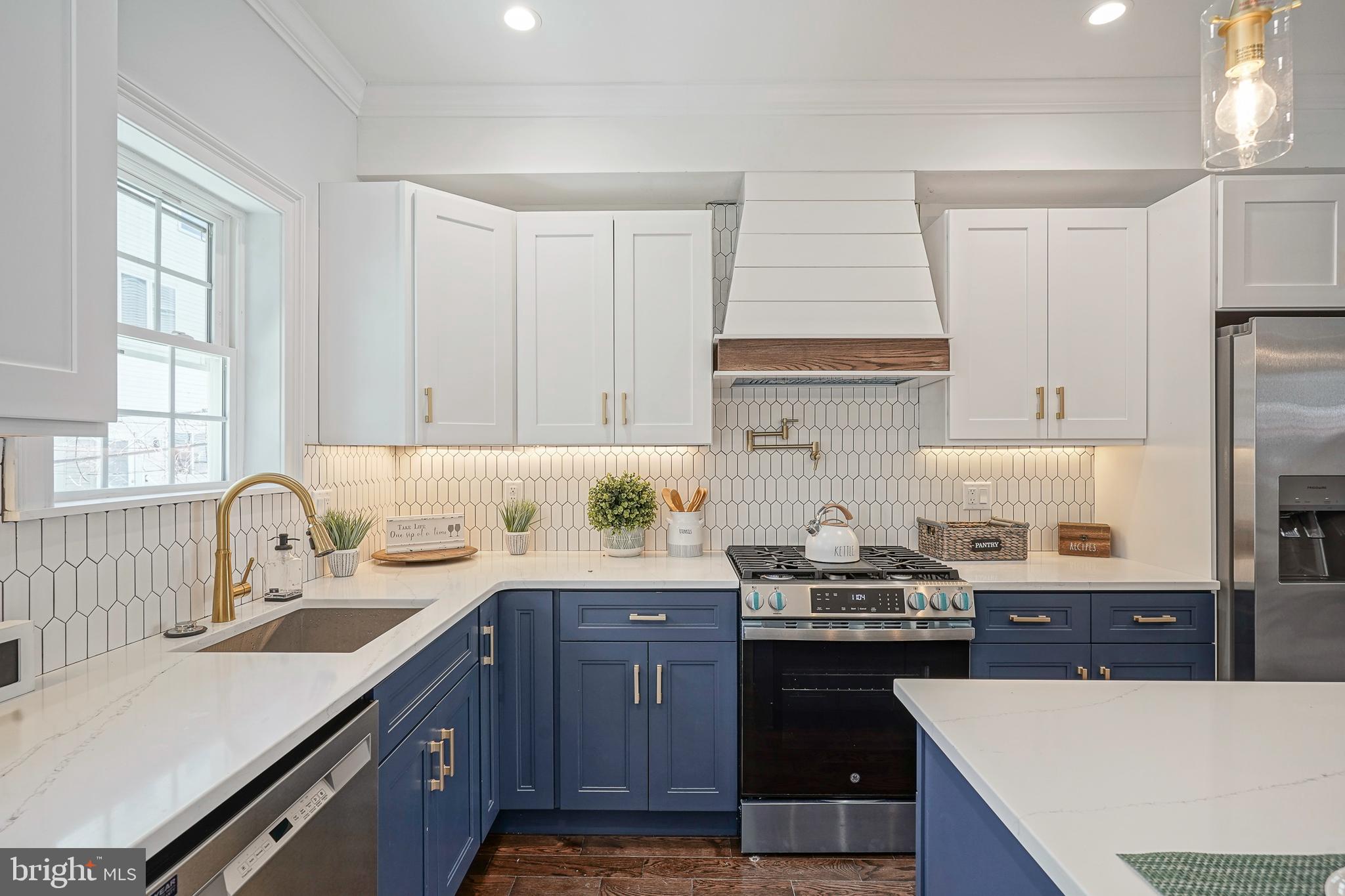 POINT BREEZE - Residential