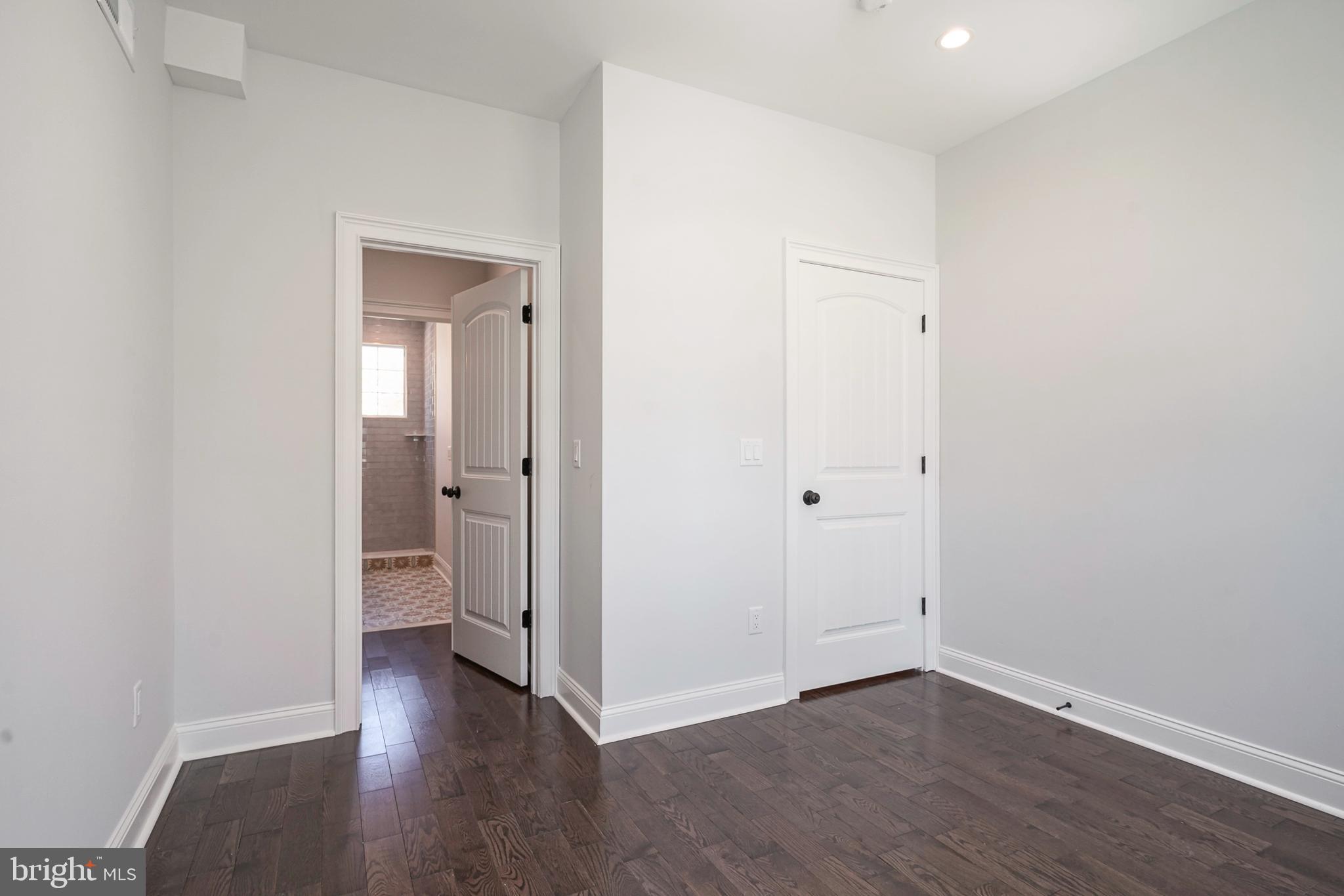 POINT BREEZE - Residential