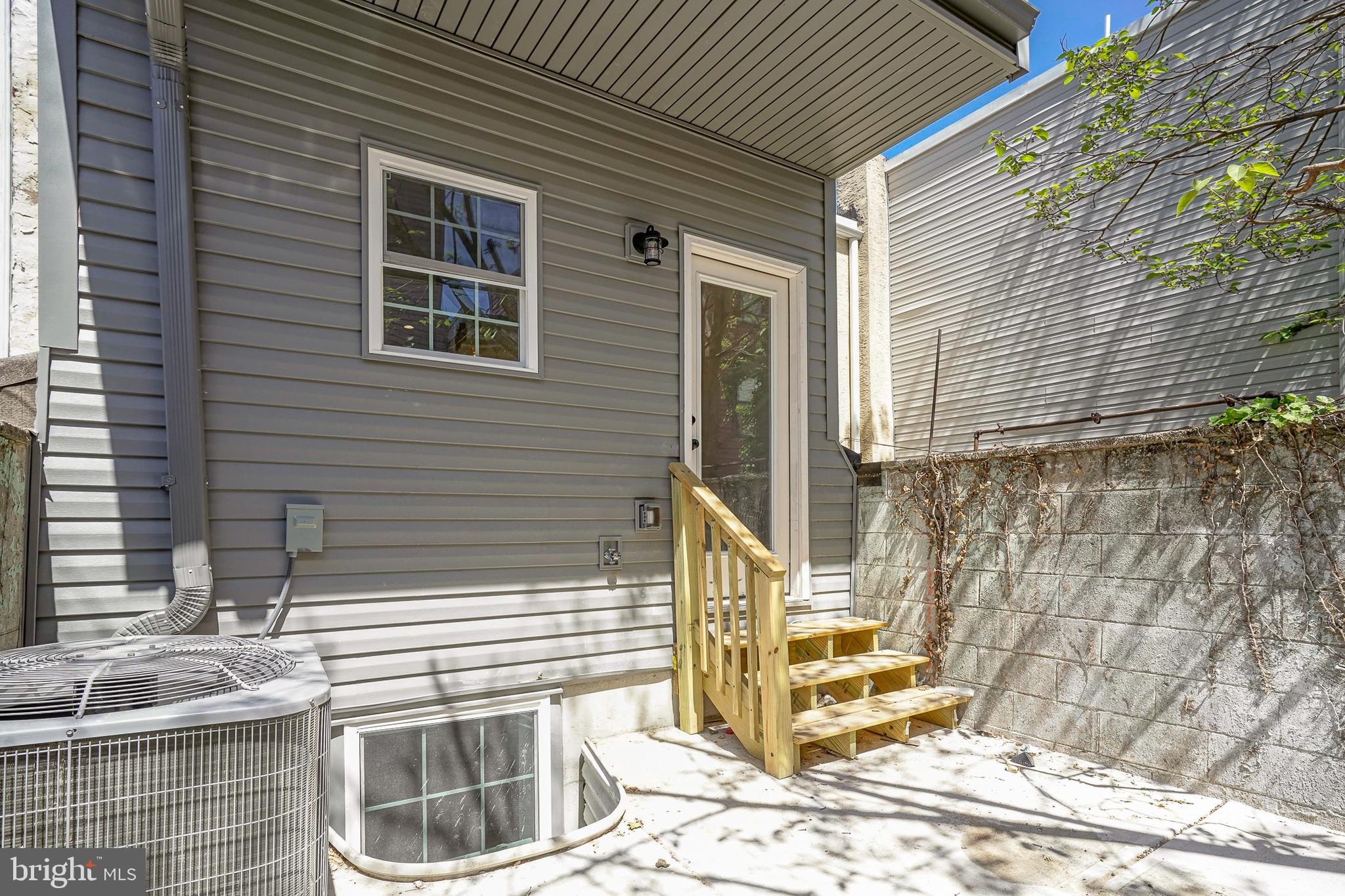 POINT BREEZE - Residential