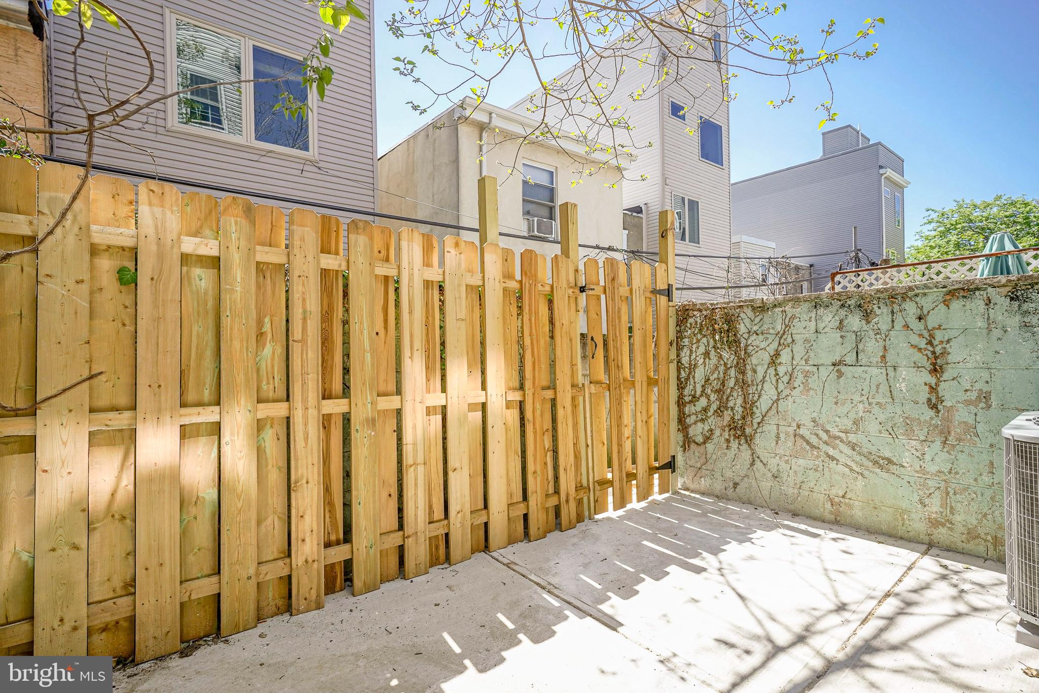 POINT BREEZE - Residential