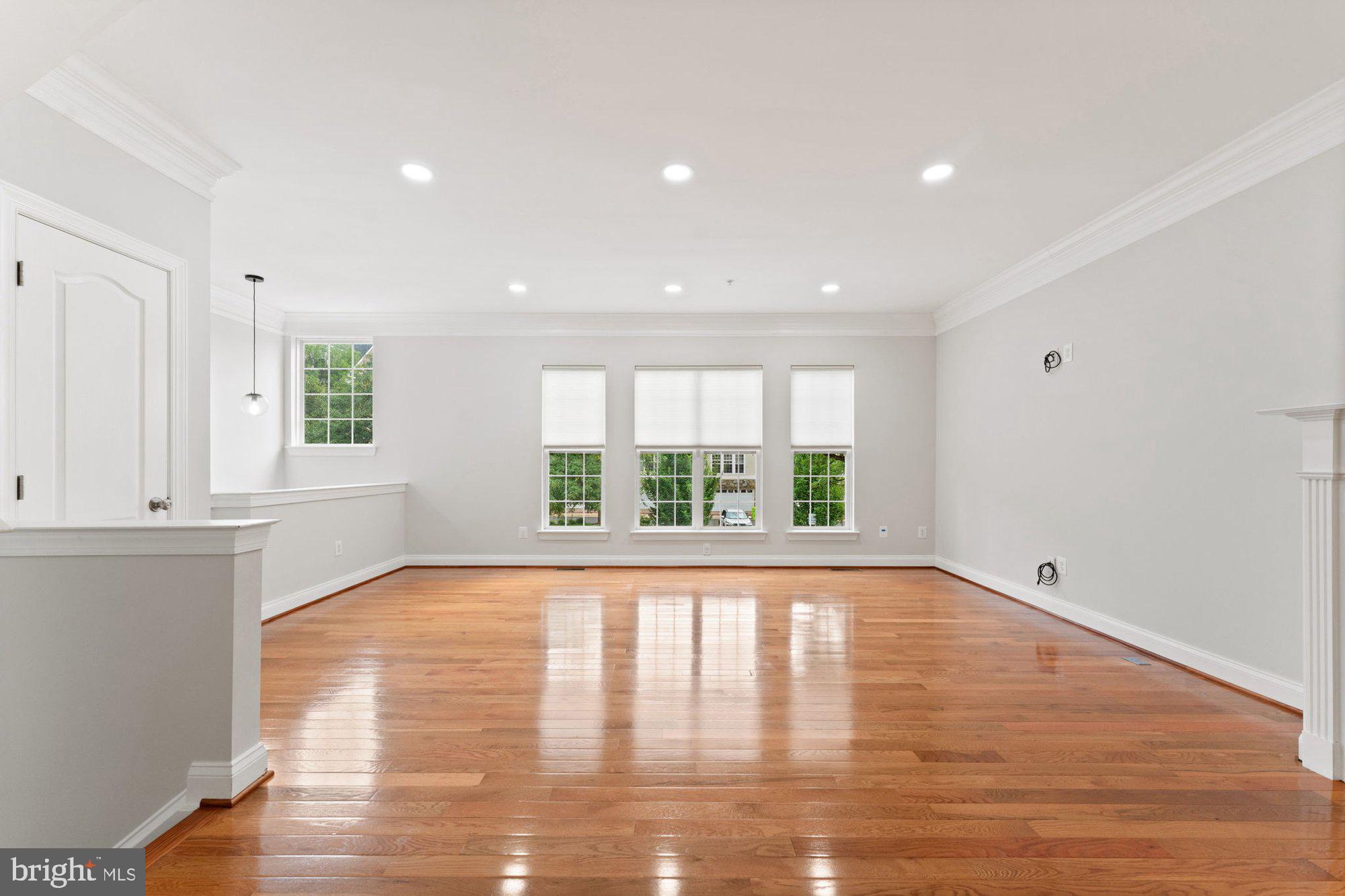 5114 KNAPP PLACE