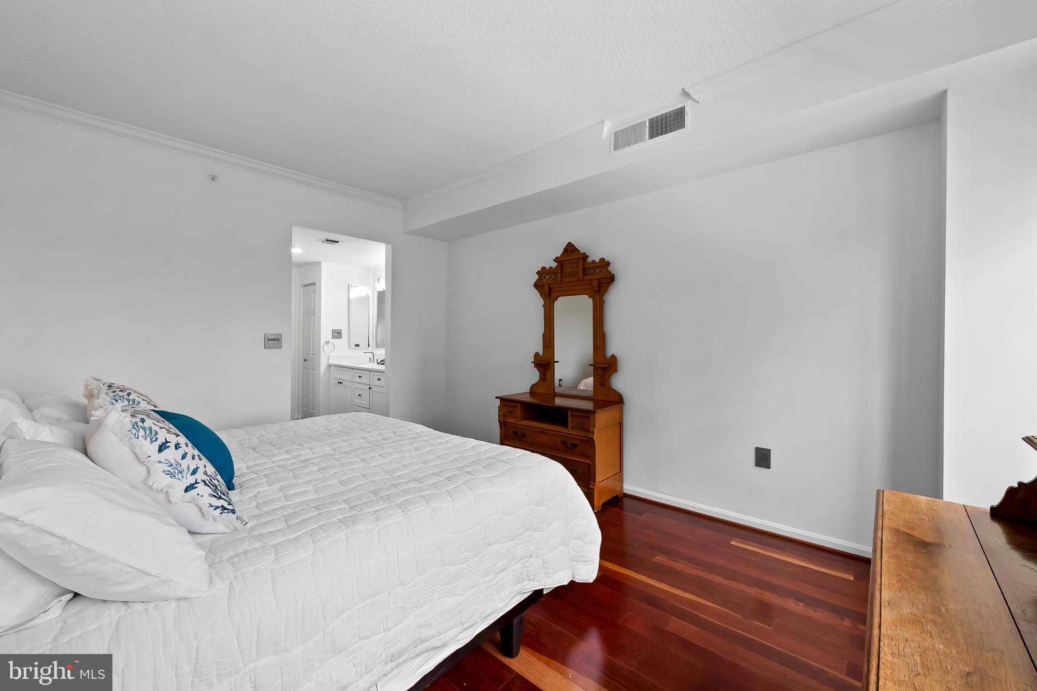 TUSCANY-CANTERBURY - Residential