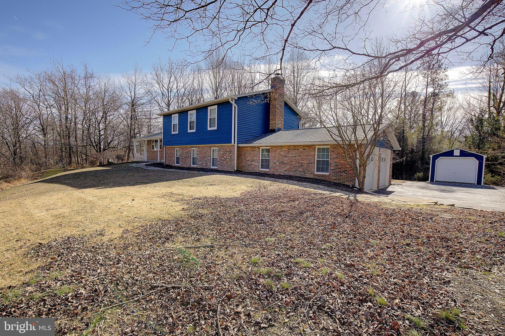 1225 LAKE RIDGE DRIVE