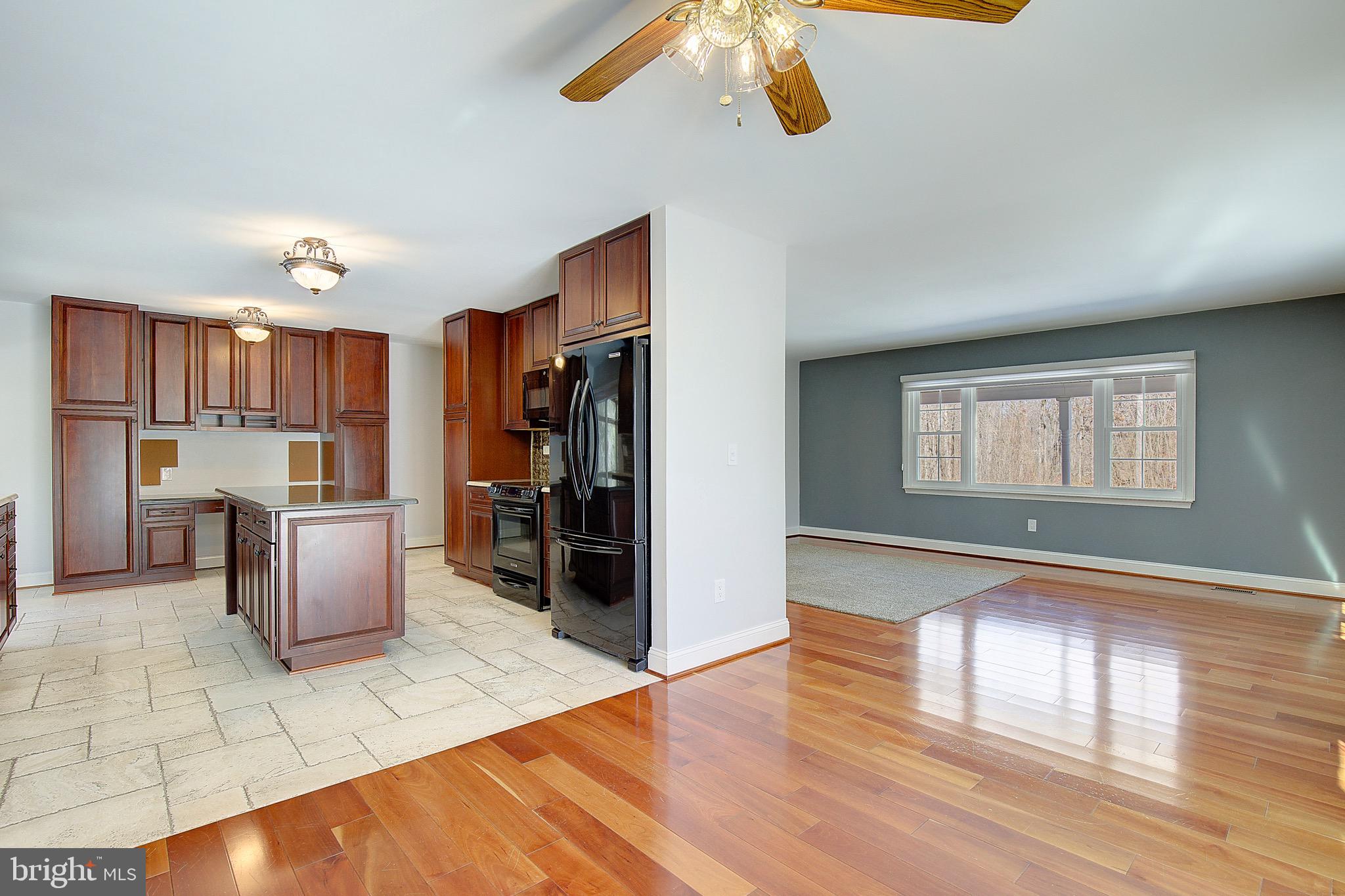 LAKE RIDGE - Residential