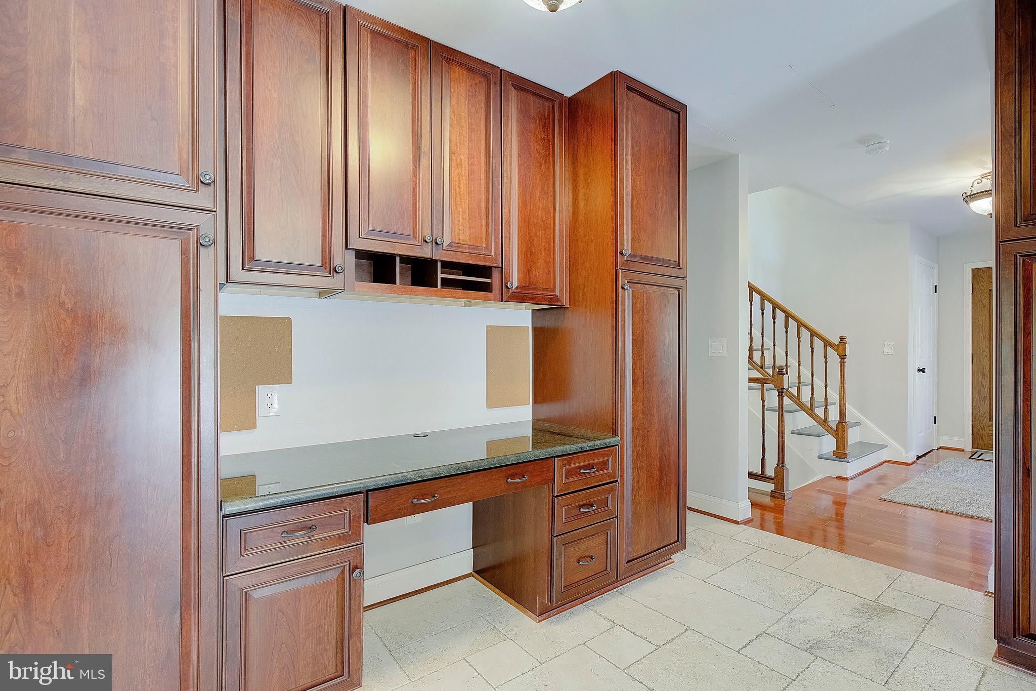 LAKE RIDGE - Residential