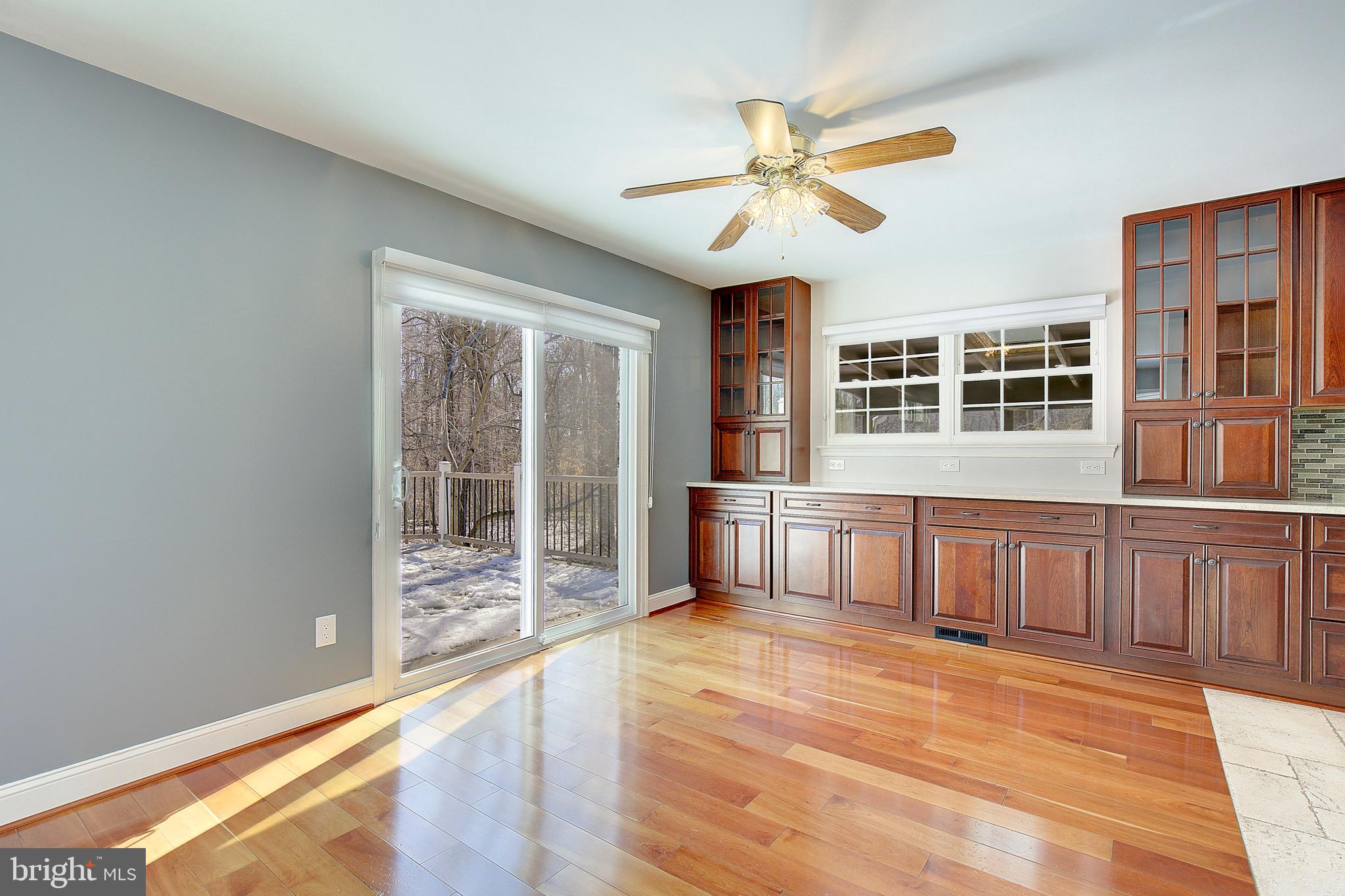 LAKE RIDGE - Residential