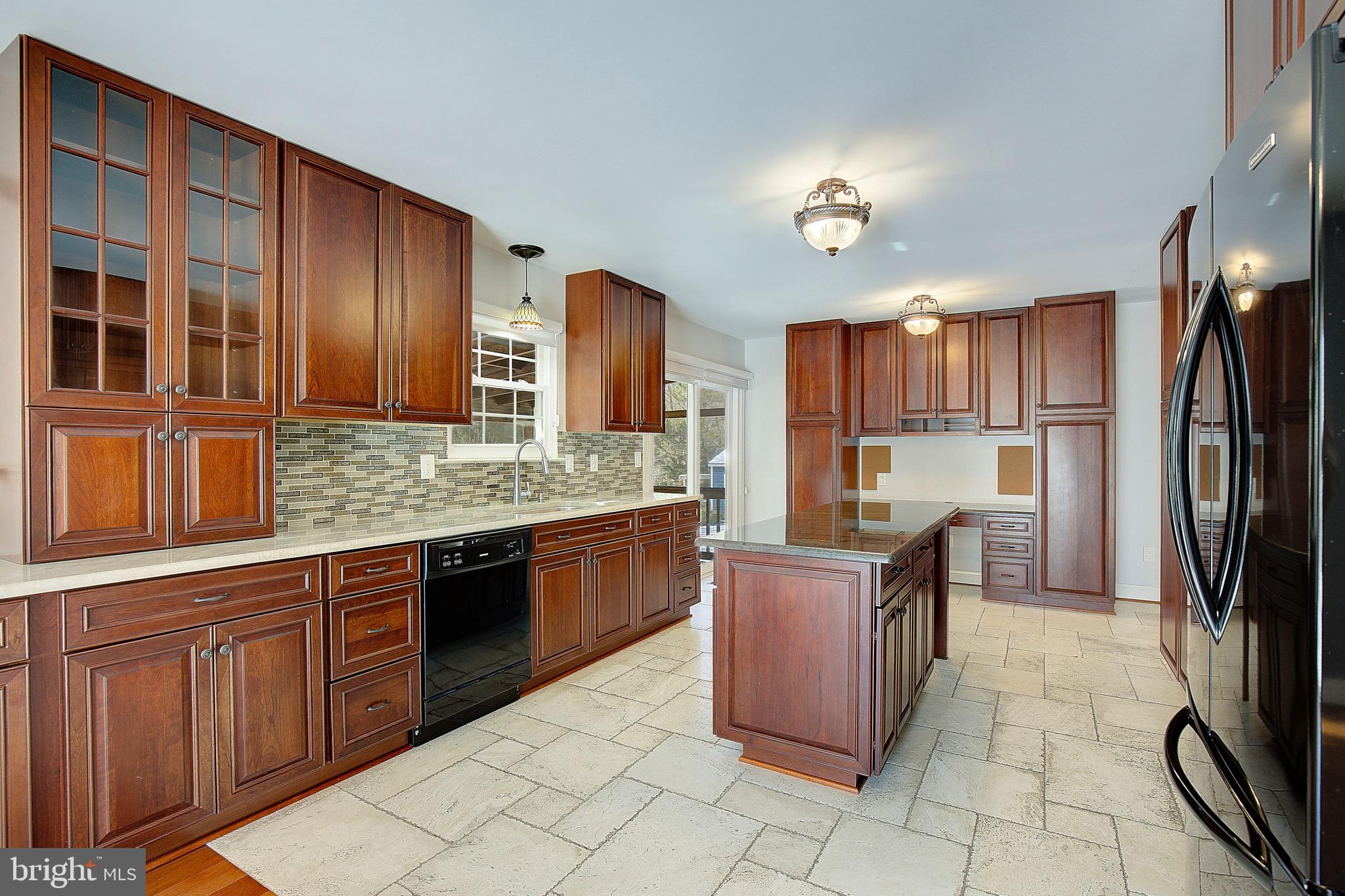 LAKE RIDGE - Residential