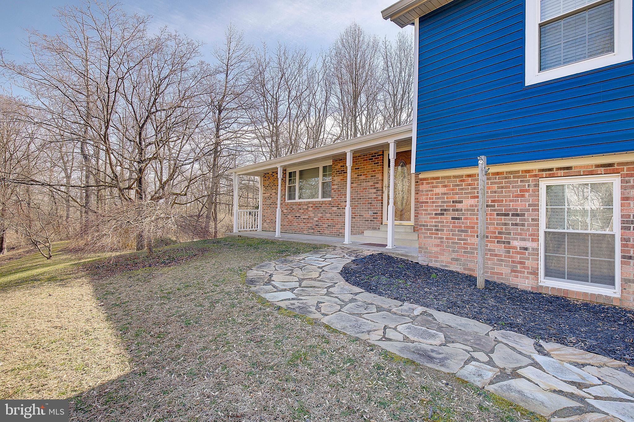 1225 LAKE RIDGE DRIVE