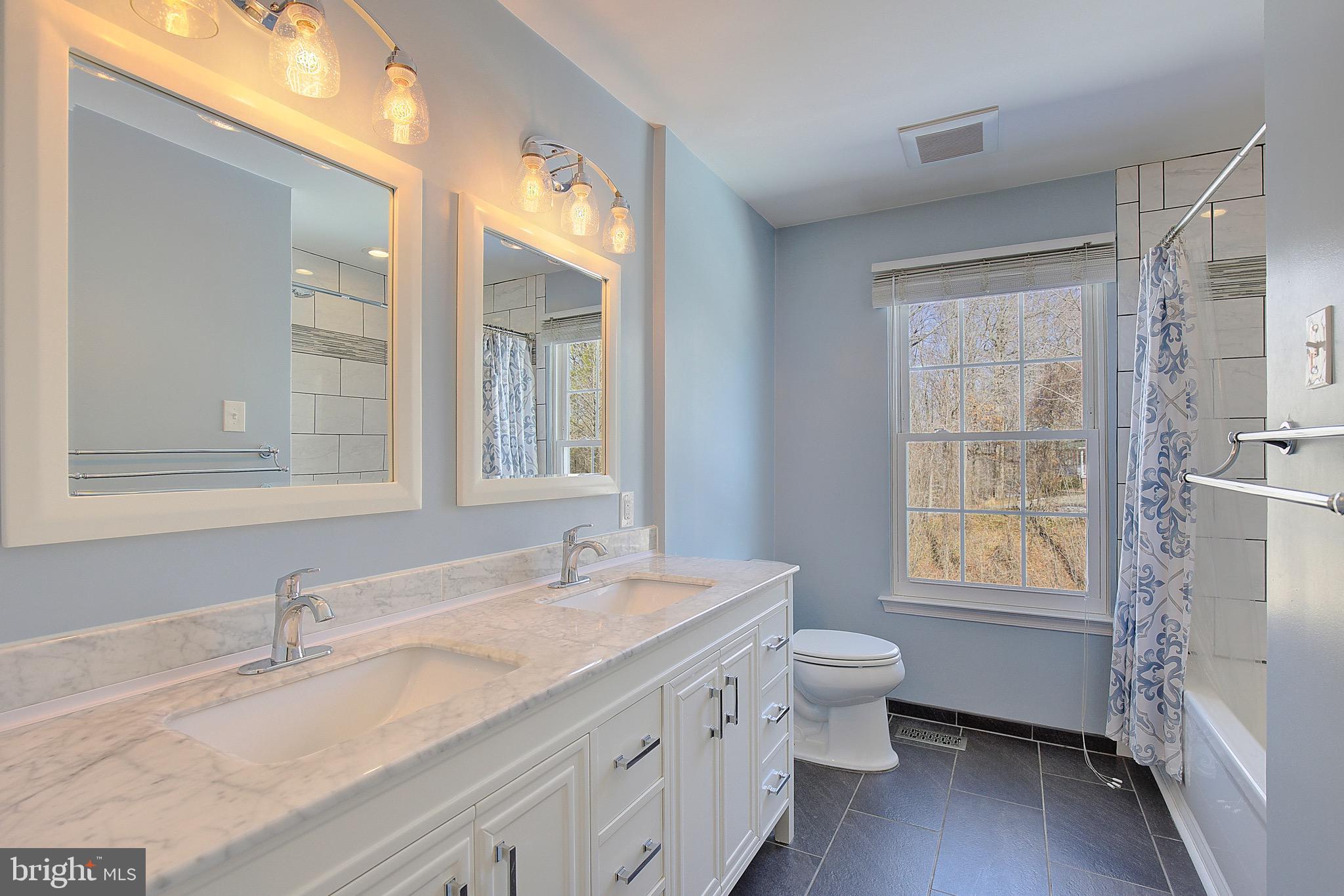 LAKE RIDGE - Residential