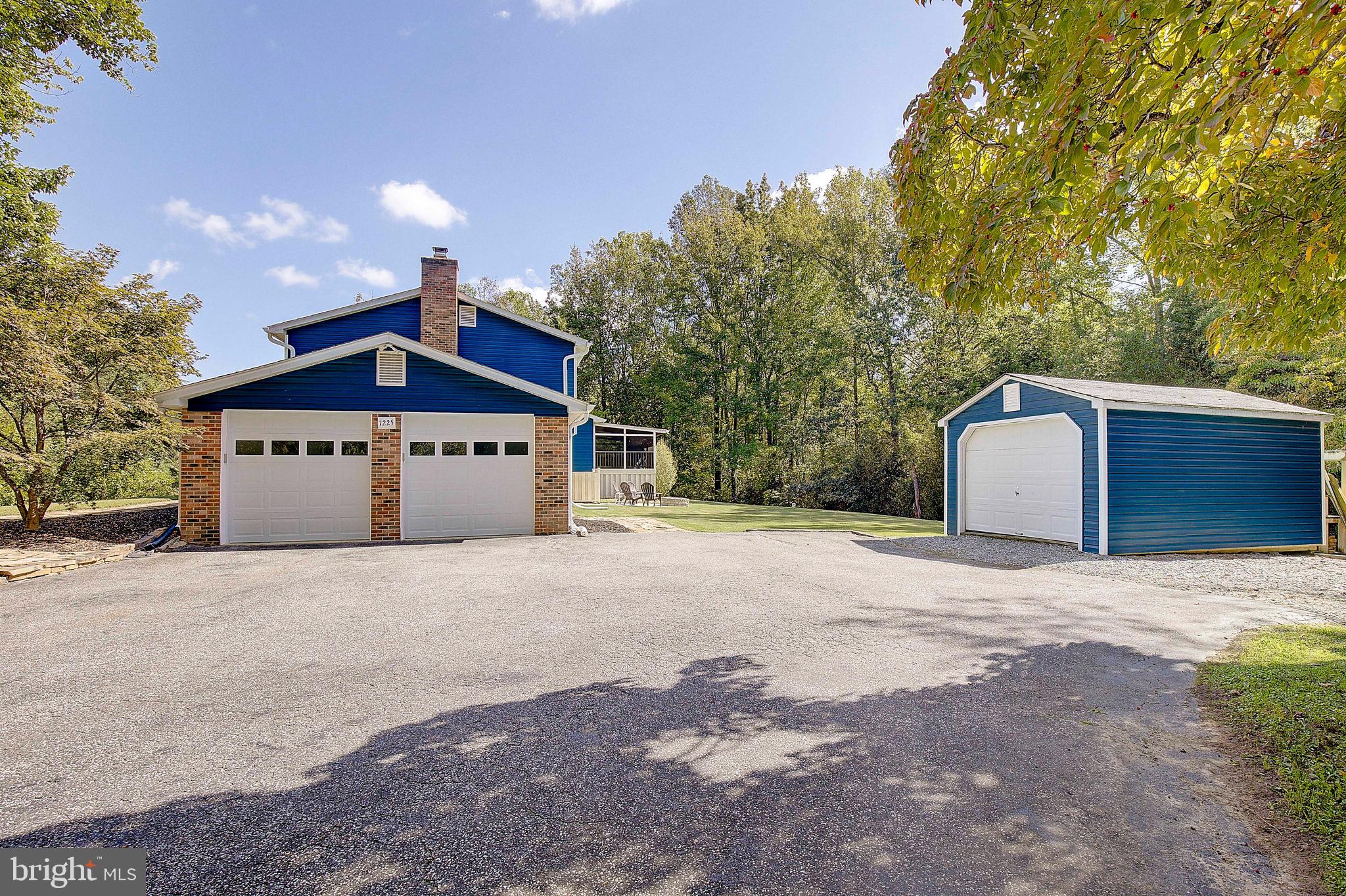 LAKE RIDGE - Residential